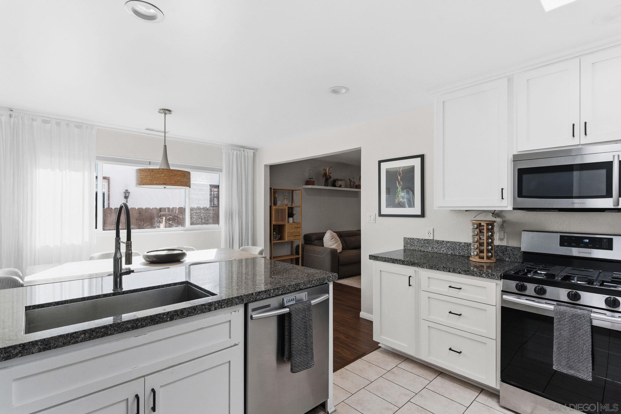 Detail Gallery Image 10 of 25 For 6652  Archwood Ave, San Diego,  CA 92120 - 3 Beds | 2 Baths