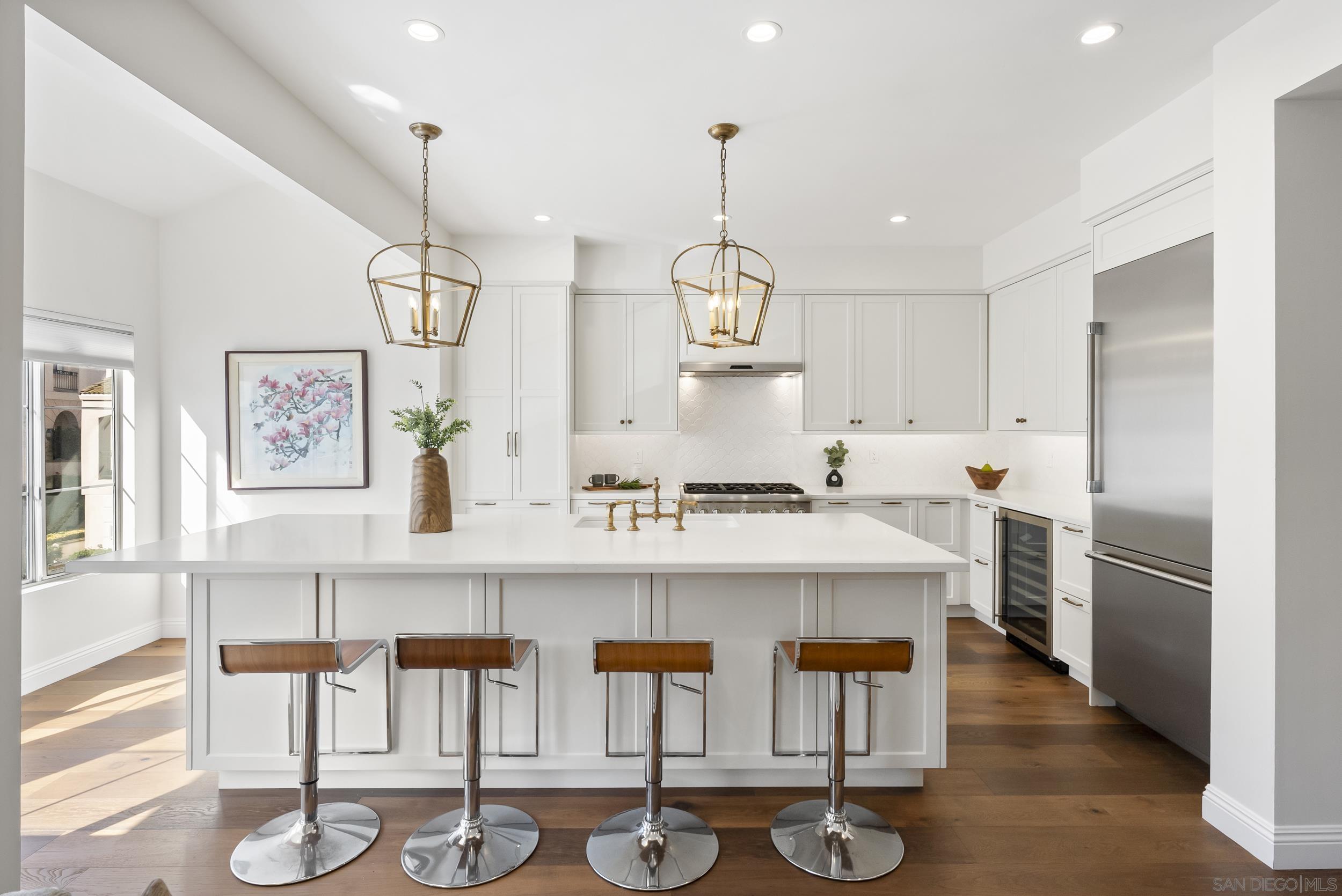 Detail Gallery Image 13 of 41 For 5143  Renaissance Ave  #B,  San Diego,  CA 92122 - 2 Beds | 2/1 Baths