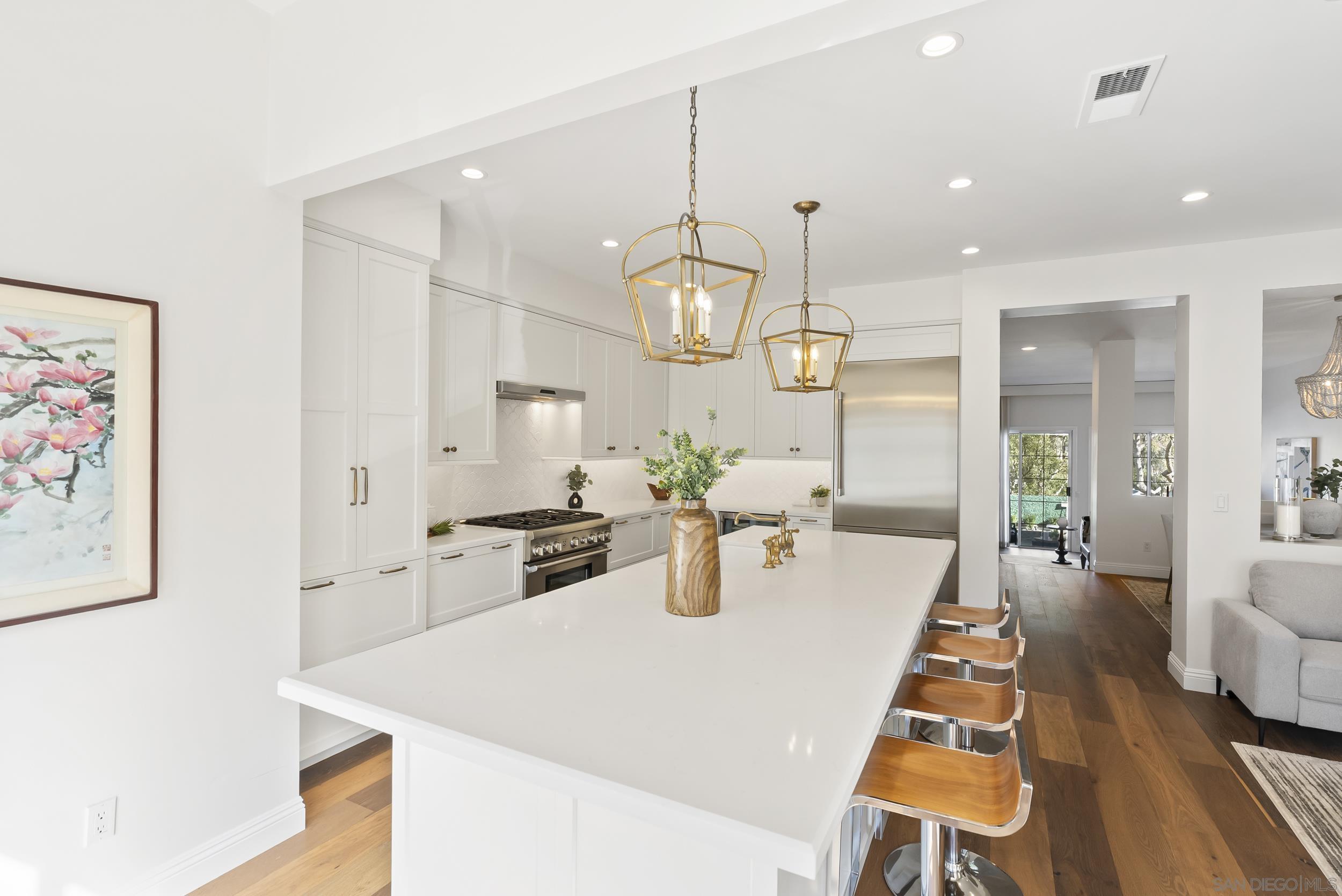 Detail Gallery Image 15 of 41 For 5143  Renaissance Ave  #B,  San Diego,  CA 92122 - 2 Beds | 2/1 Baths