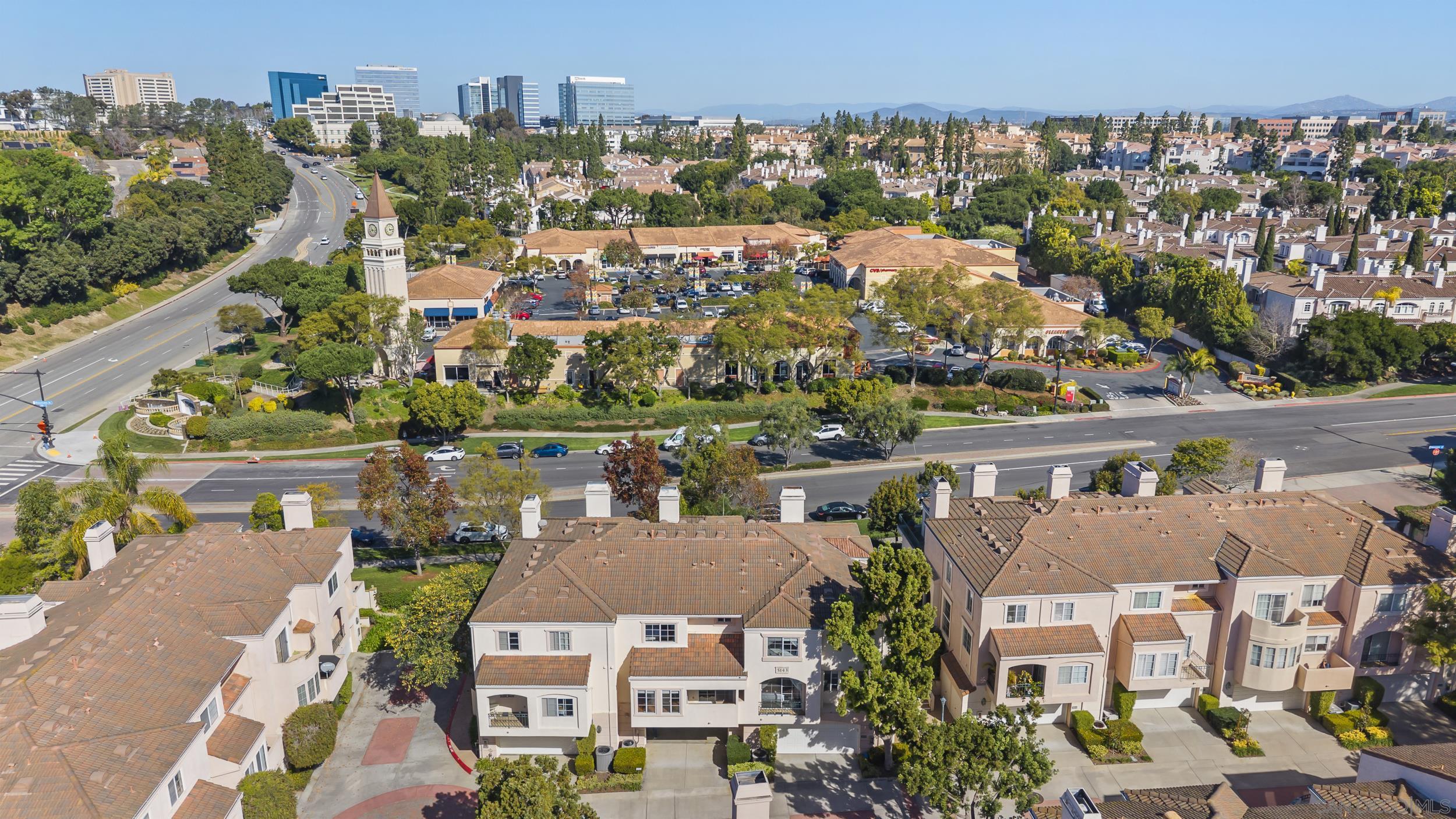 Detail Gallery Image 33 of 41 For 5143  Renaissance Ave  #B,  San Diego,  CA 92122 - 2 Beds | 2/1 Baths