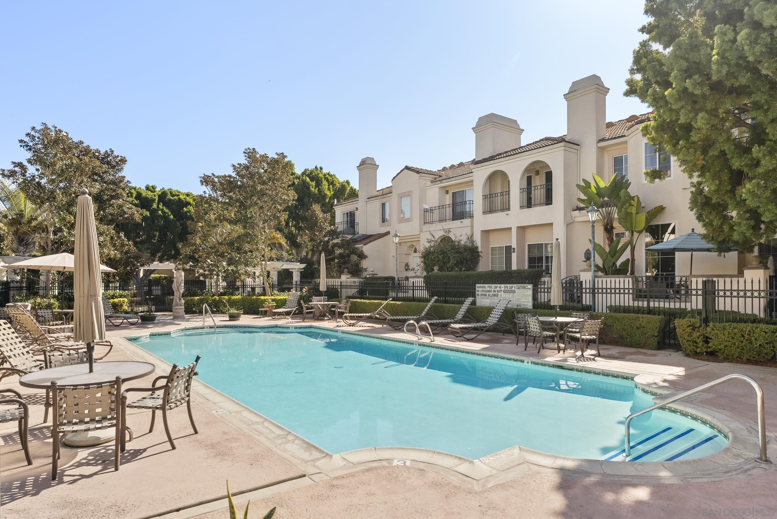 Detail Gallery Image 35 of 41 For 5143  Renaissance Ave  #B,  San Diego,  CA 92122 - 2 Beds | 2/1 Baths