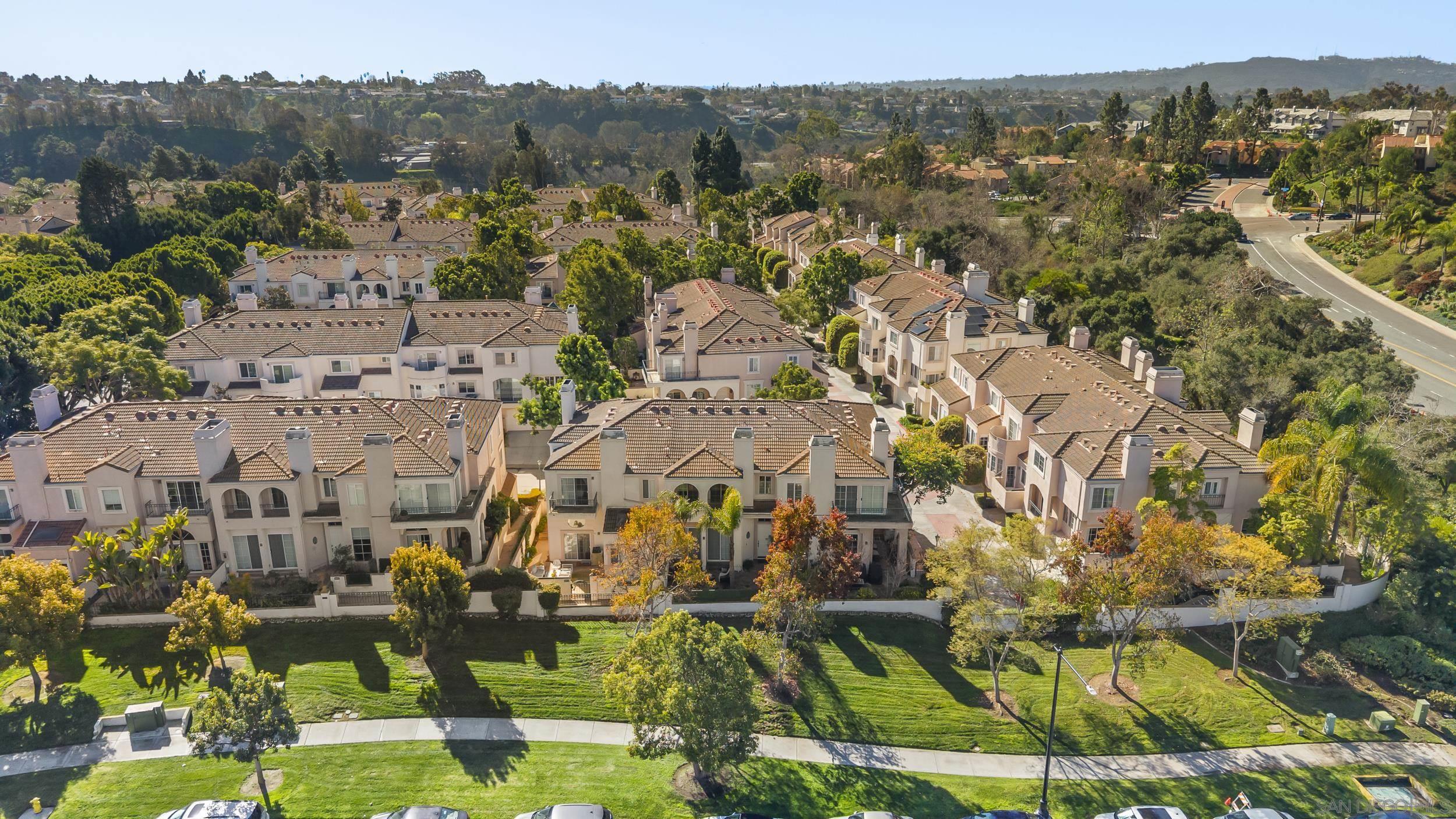 Detail Gallery Image 38 of 41 For 5143  Renaissance Ave  #B,  San Diego,  CA 92122 - 2 Beds | 2/1 Baths