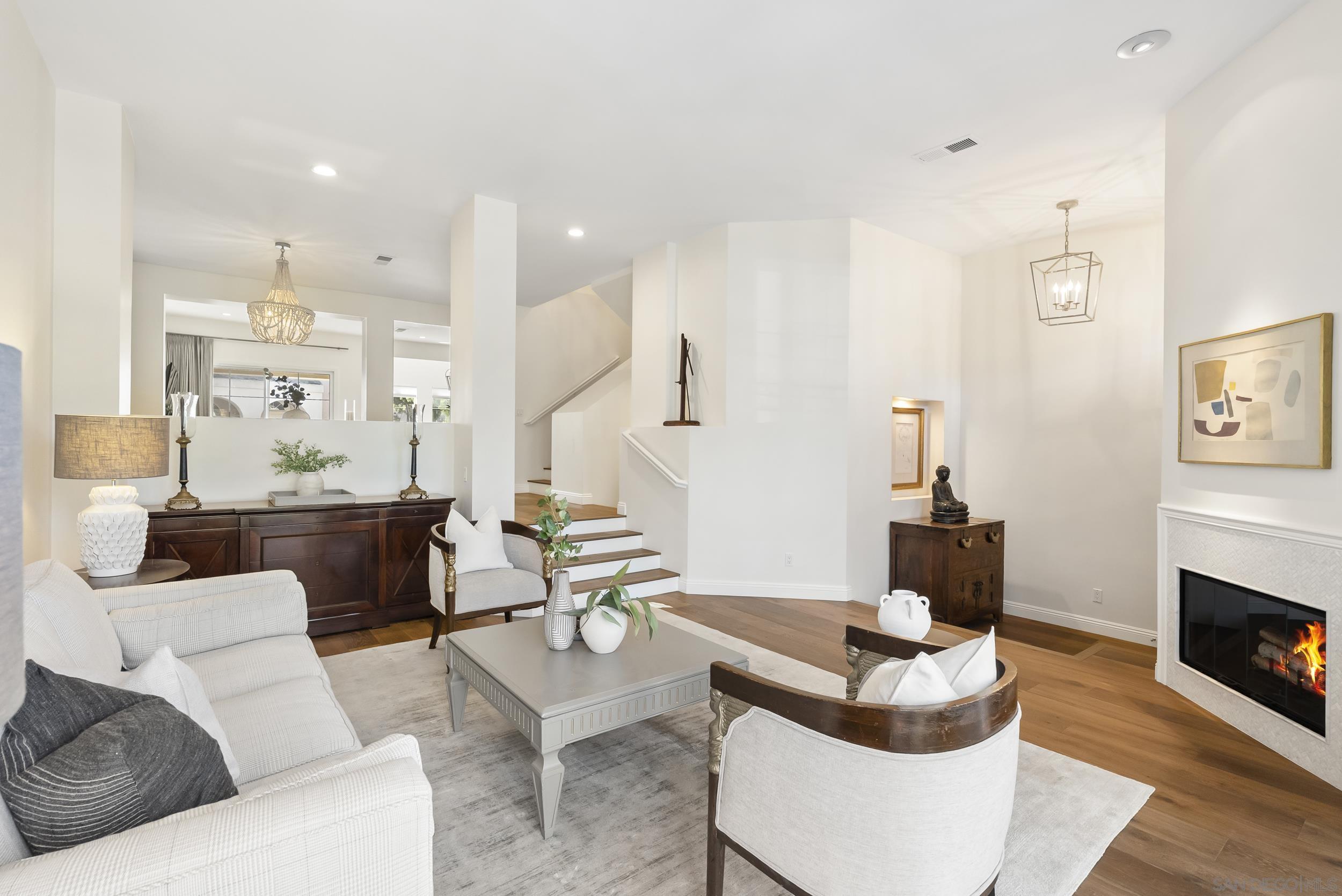 Detail Gallery Image 7 of 41 For 5143  Renaissance Ave  #B,  San Diego,  CA 92122 - 2 Beds | 2/1 Baths