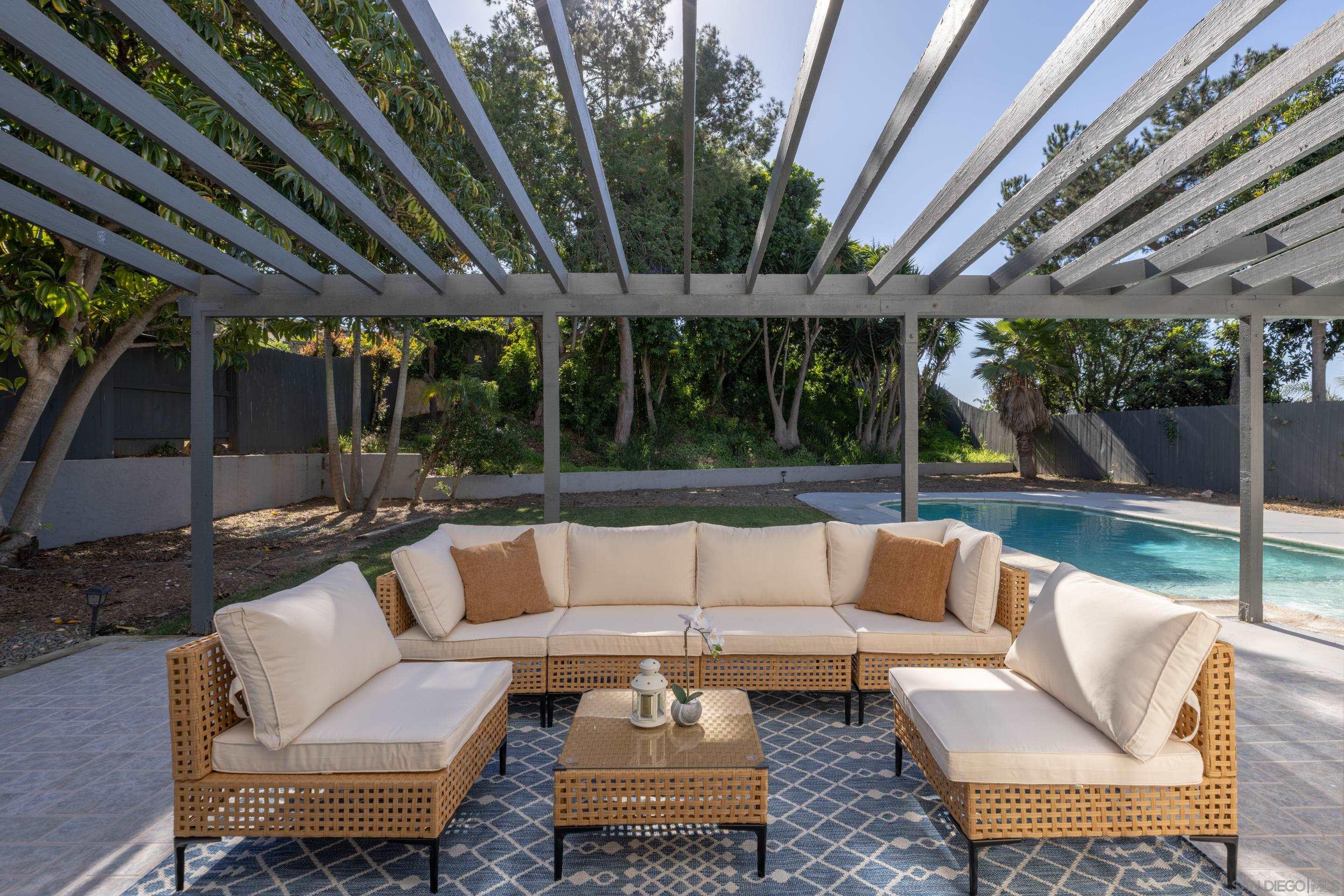 Detail Gallery Image 15 of 33 For 4716  Murat Pl, San Diego,  CA 92117 - 4 Beds | 3 Baths