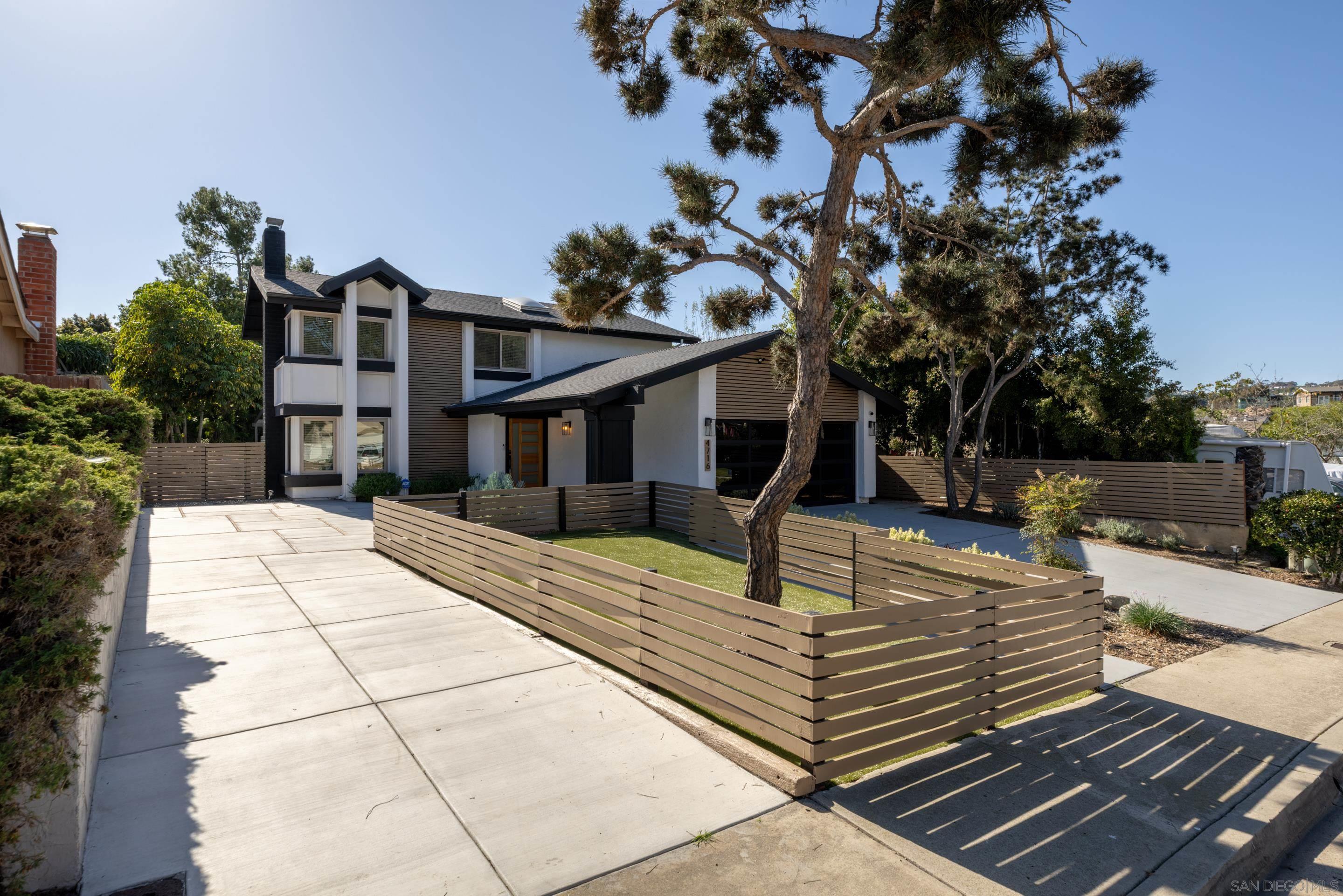 Detail Gallery Image 4 of 33 For 4716  Murat Pl, San Diego,  CA 92117 - 4 Beds | 3 Baths