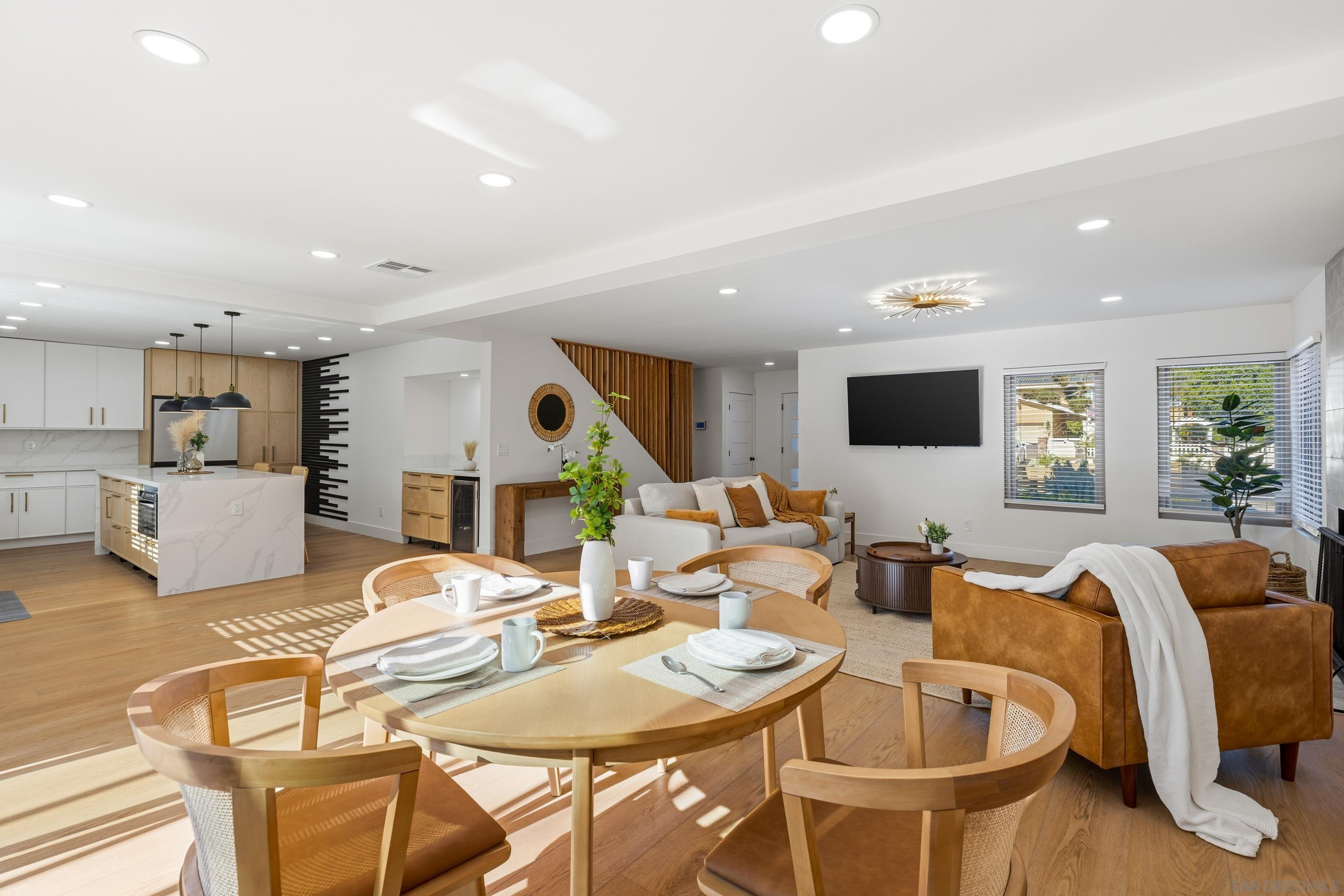 Detail Gallery Image 6 of 33 For 4716  Murat Pl, San Diego,  CA 92117 - 4 Beds | 3 Baths