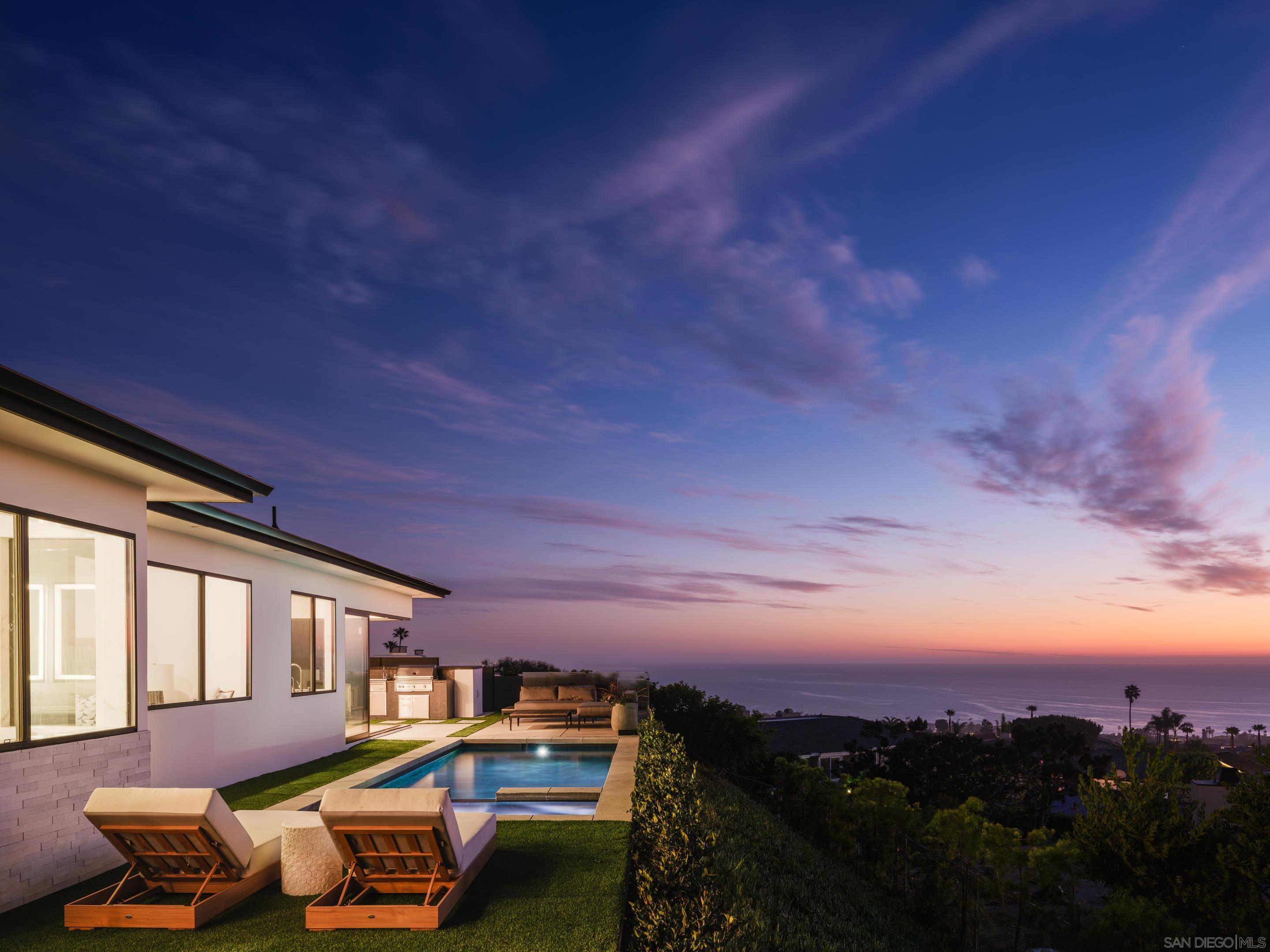 Detail Gallery Image 2 of 8 For 1542  Copa De Oro Dr, La Jolla,  CA 92037 - 4 Beds | 4/1 Baths