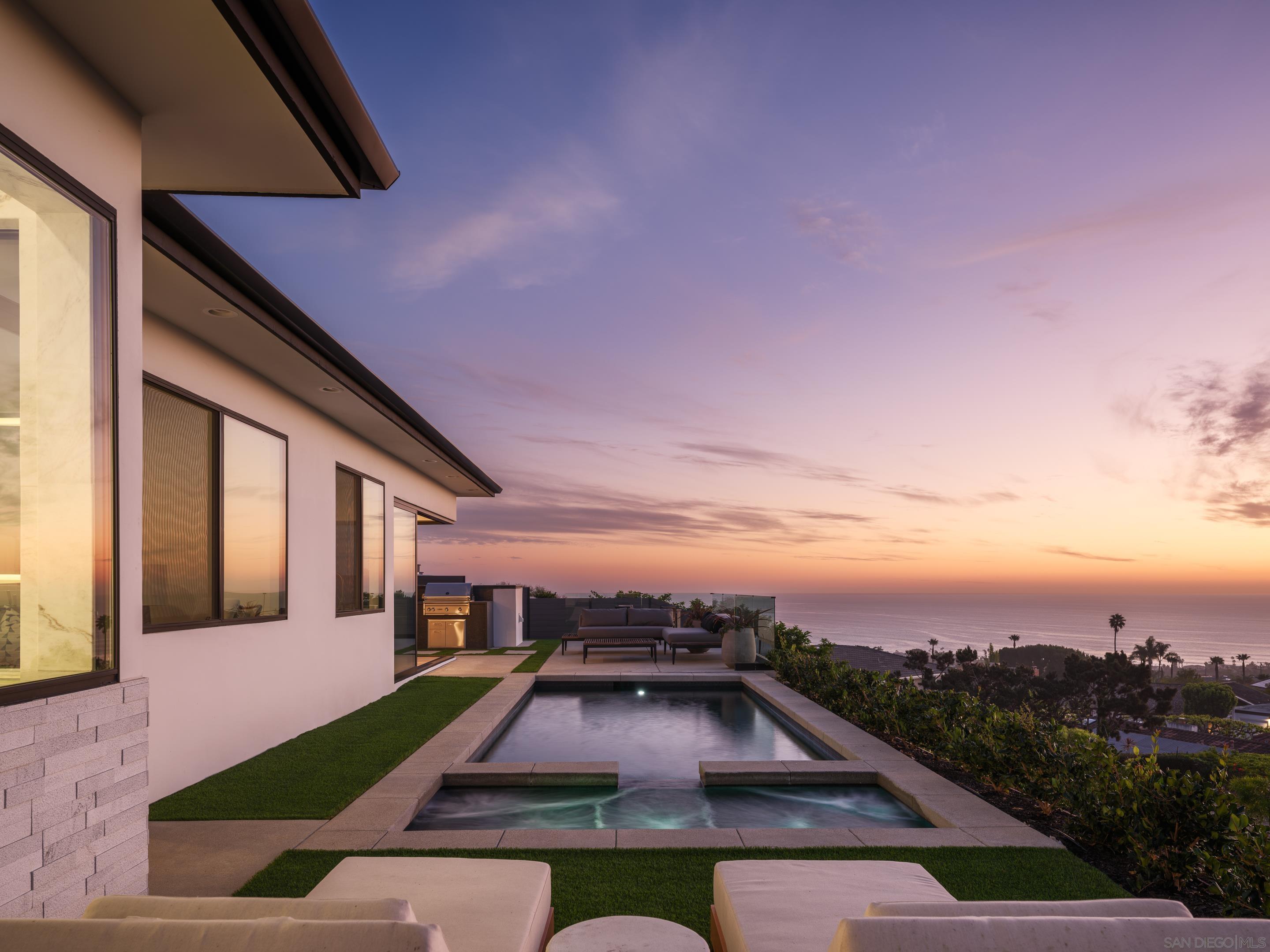 Detail Gallery Image 3 of 8 For 1542  Copa De Oro Dr, La Jolla,  CA 92037 - 4 Beds | 4/1 Baths