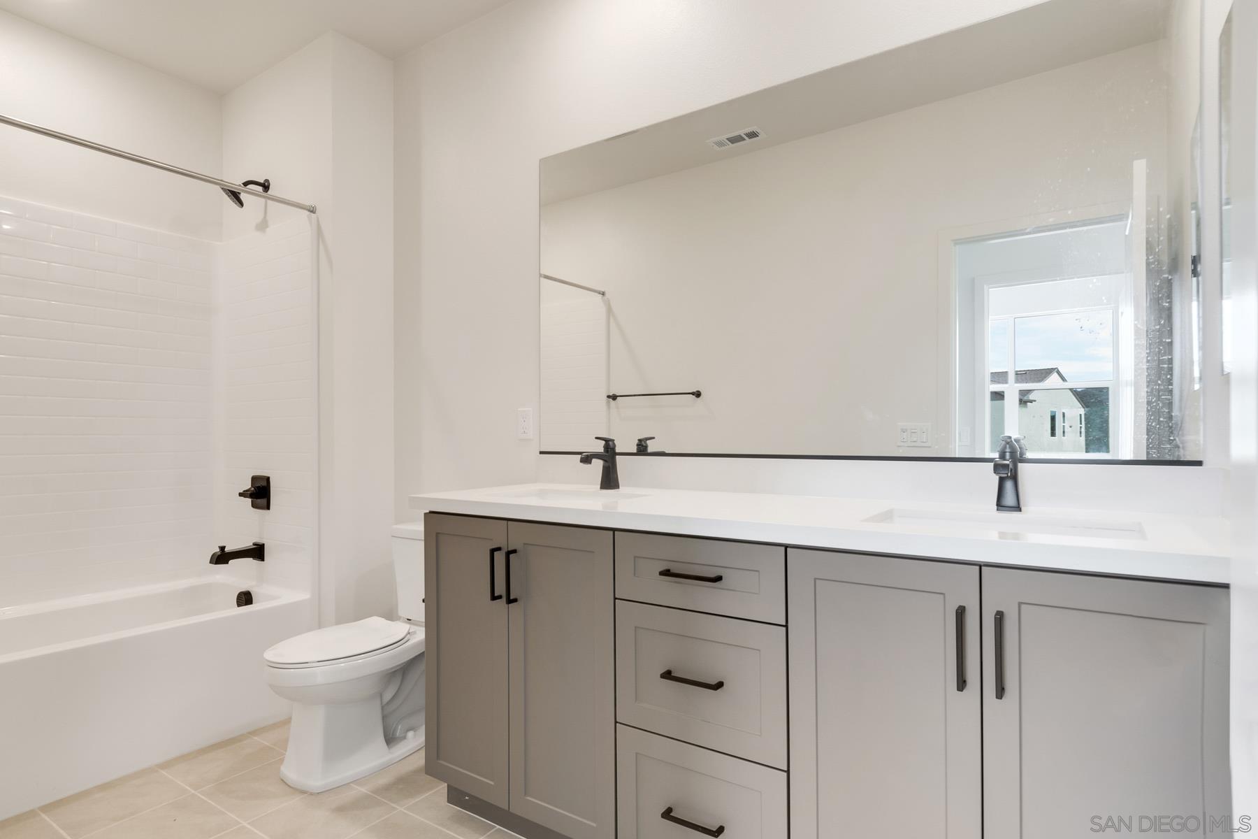 Detail Gallery Image 13 of 25 For 703  Meadowood St Lot 327  #LOT 327,  Fallbrook,  CA 92028 - 4 Beds | 3 Baths