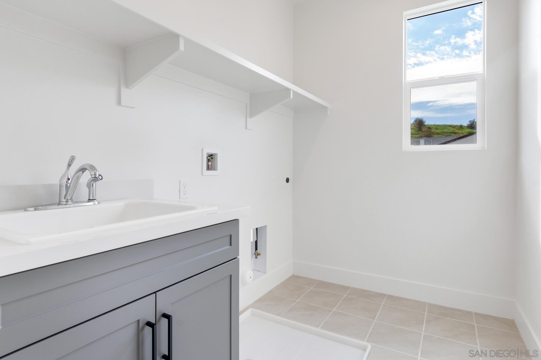 Detail Gallery Image 14 of 25 For 703  Meadowood St Lot 327  #LOT 327,  Fallbrook,  CA 92028 - 4 Beds | 3 Baths