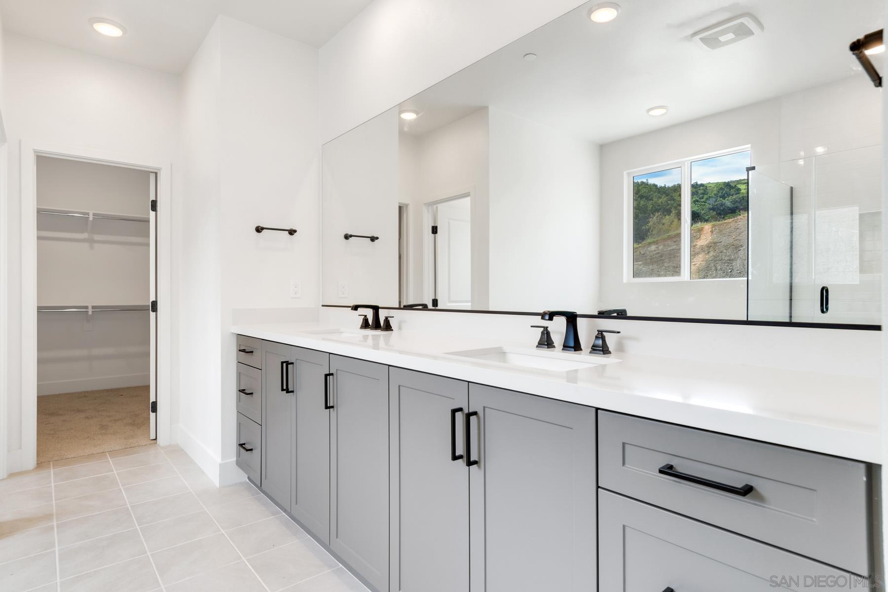 Detail Gallery Image 16 of 25 For 703  Meadowood St Lot 327  #LOT 327,  Fallbrook,  CA 92028 - 4 Beds | 3 Baths