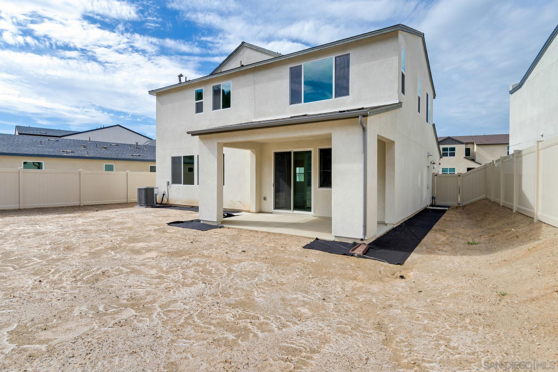 Detail Gallery Image 19 of 25 For 703  Meadowood St Lot 327  #LOT 327,  Fallbrook,  CA 92028 - 4 Beds | 3 Baths