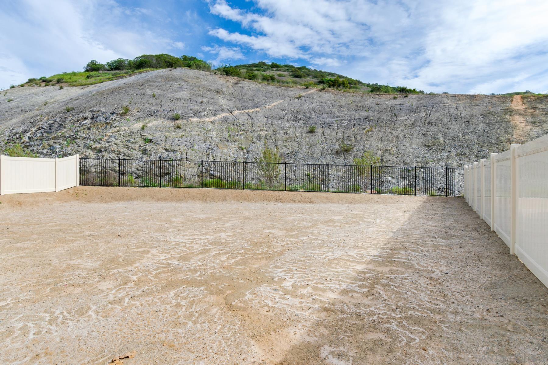 Detail Gallery Image 20 of 25 For 703  Meadowood St Lot 327  #LOT 327,  Fallbrook,  CA 92028 - 4 Beds | 3 Baths