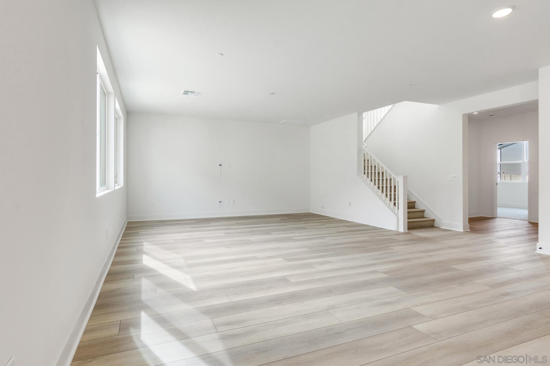 Detail Gallery Image 5 of 25 For 703  Meadowood St Lot 327  #LOT 327,  Fallbrook,  CA 92028 - 4 Beds | 3 Baths