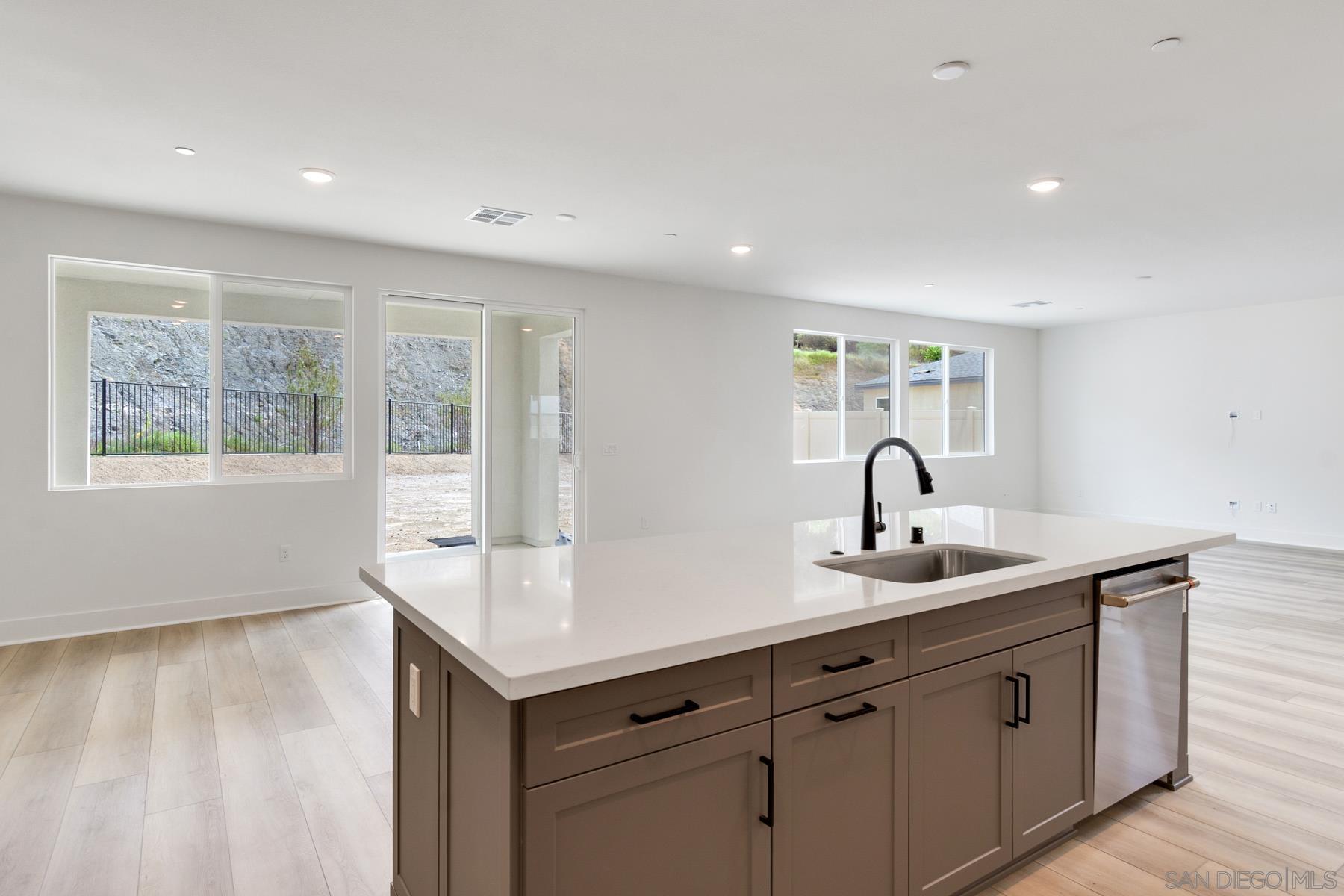 Detail Gallery Image 10 of 25 For 703  Meadowood St Lot 327  #LOT 327,  Fallbrook,  CA 92028 - 4 Beds | 3 Baths