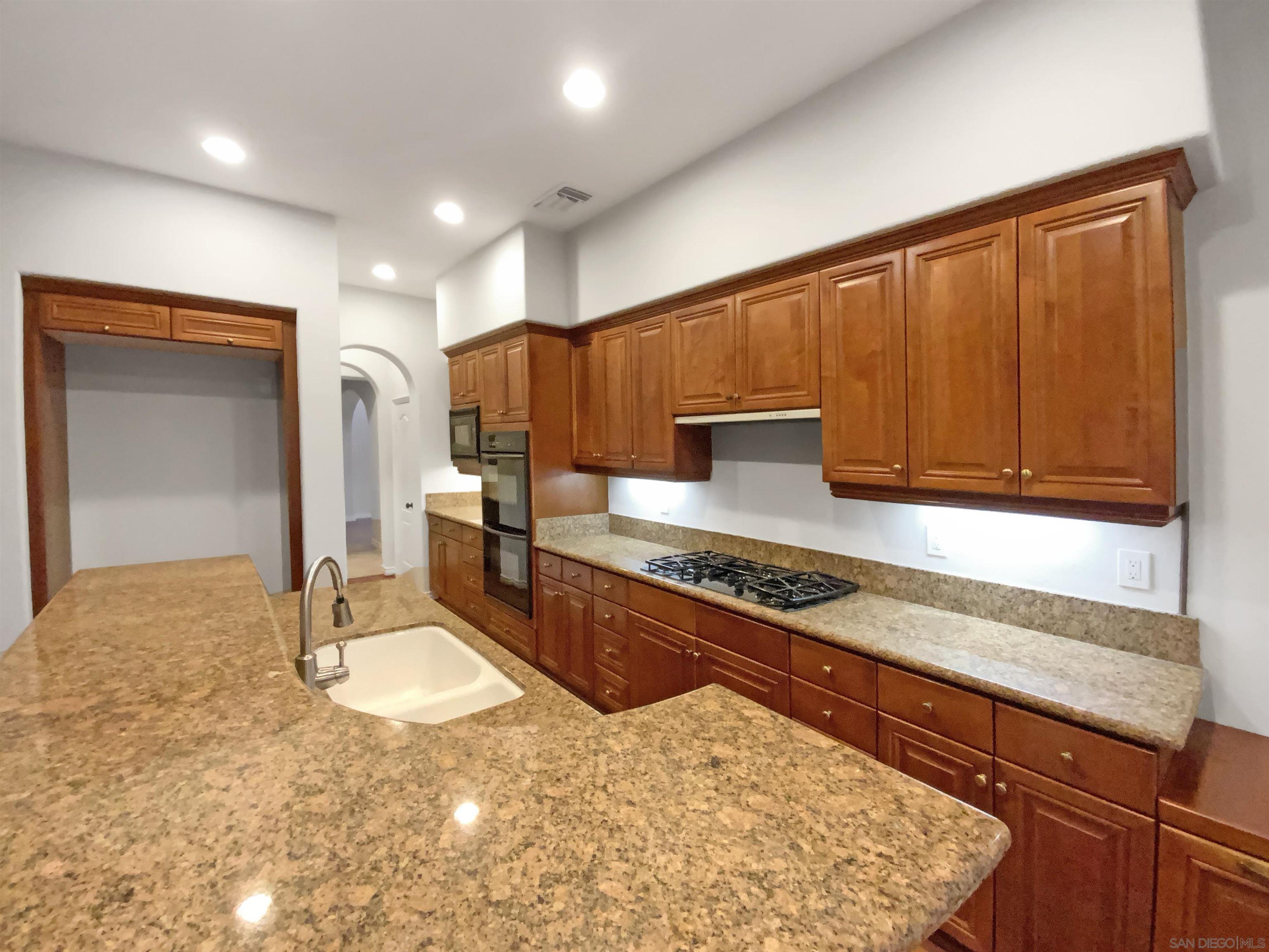 Detail Gallery Image 8 of 60 For 6263  Paseo Callado, Carlsbad,  CA 92009 - 3 Beds | 4/1 Baths