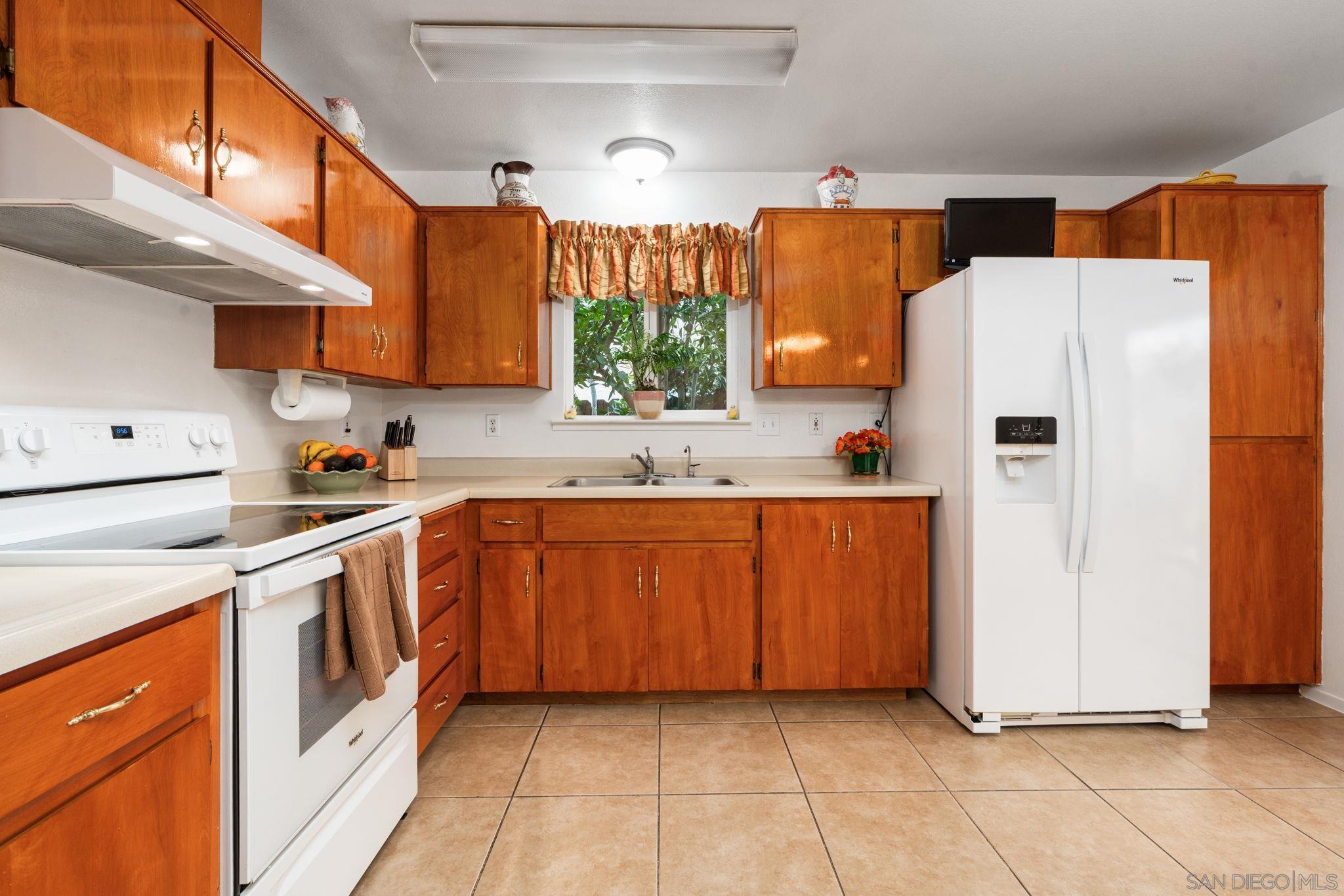 Detail Gallery Image 14 of 34 For 23663  Las Palmas Ave, Madera,  CA 93637 - 3 Beds | 2 Baths