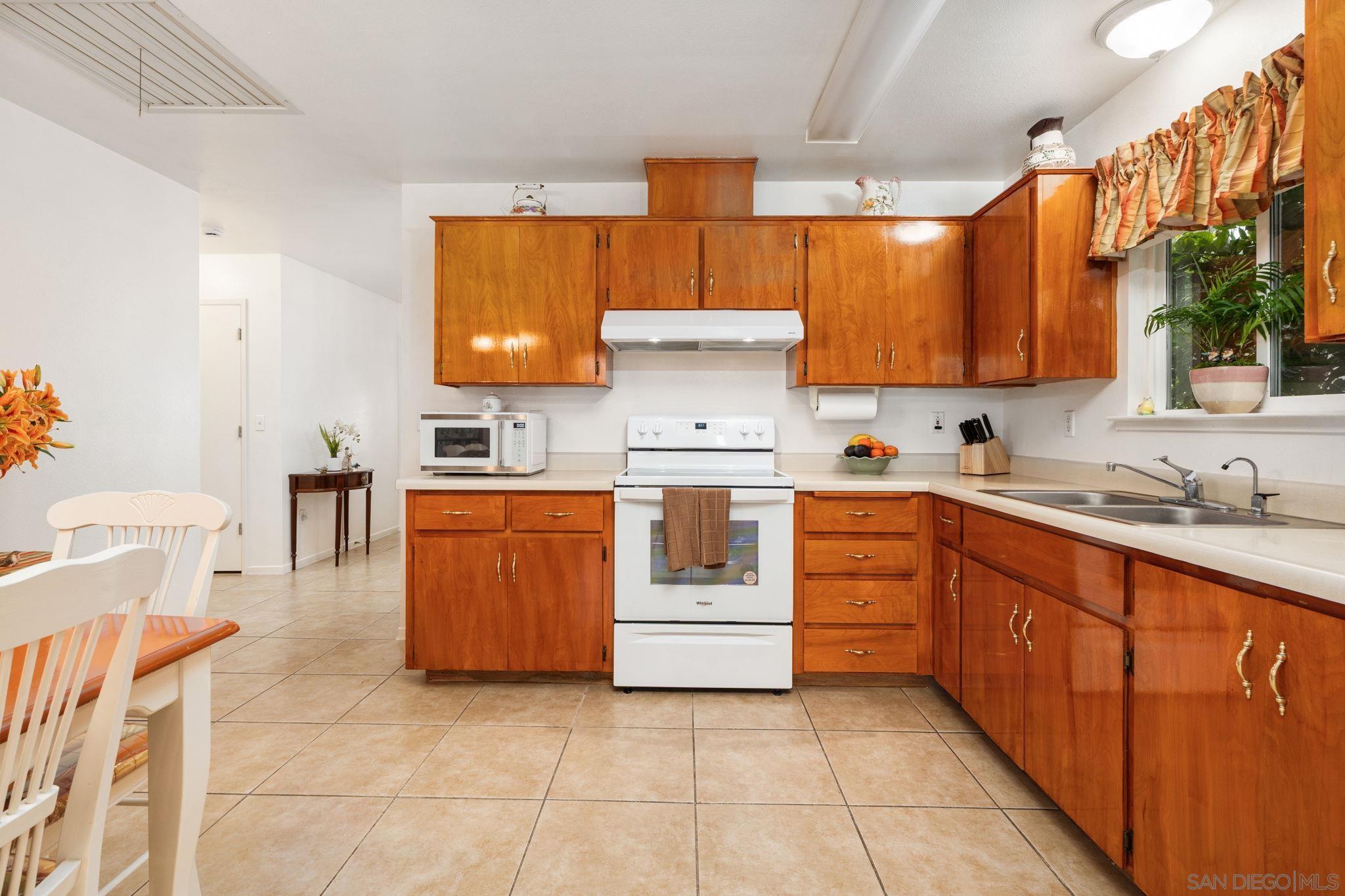 Detail Gallery Image 17 of 34 For 23663  Las Palmas Ave, Madera,  CA 93637 - 3 Beds | 2 Baths