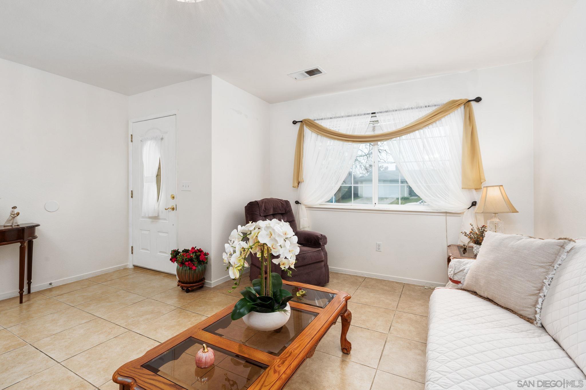 Detail Gallery Image 7 of 34 For 23663  Las Palmas Ave, Madera,  CA 93637 - 3 Beds | 2 Baths