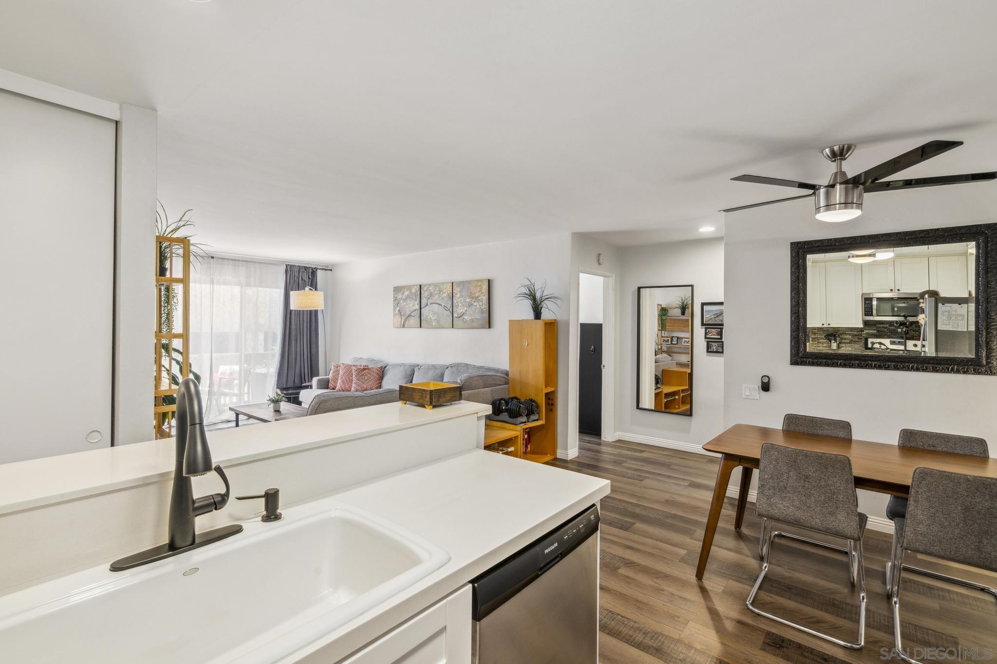 Detail Gallery Image 5 of 48 For 4600  Lamont St  #4-103,  San Diego,  CA 92109 - 2 Beds | 2 Baths