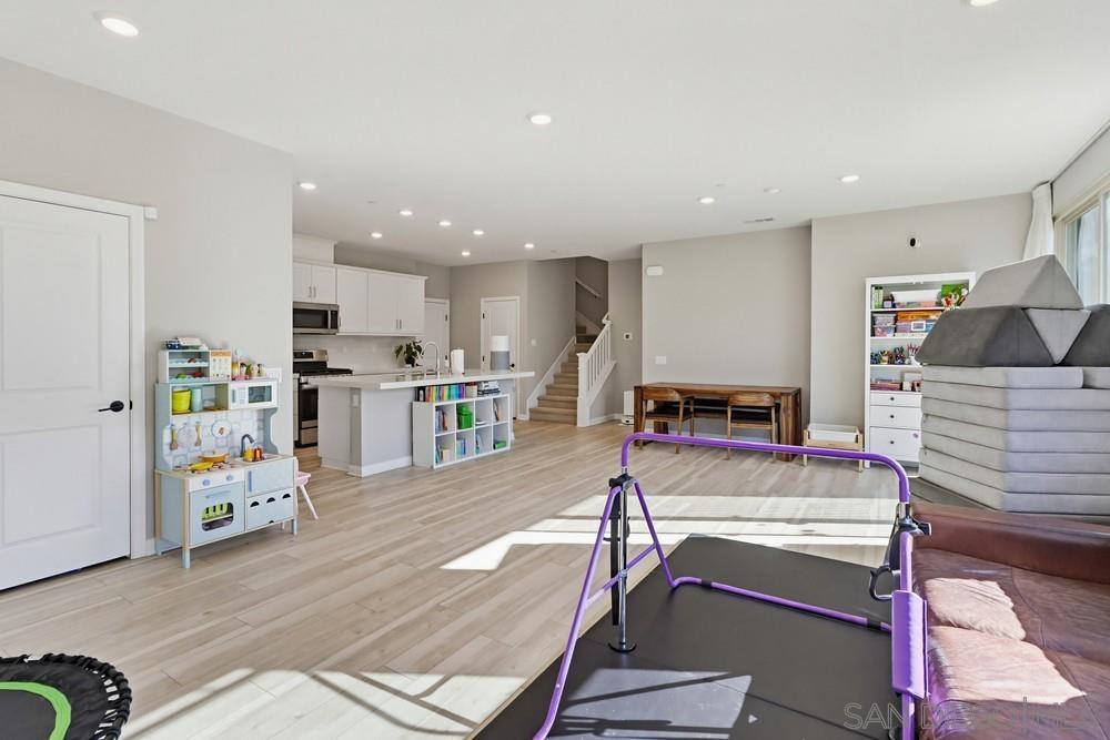 Detail Gallery Image 5 of 21 For 2080  Trevi Circle, Chula Vista,  CA 91913 - 4 Beds | 3 Baths