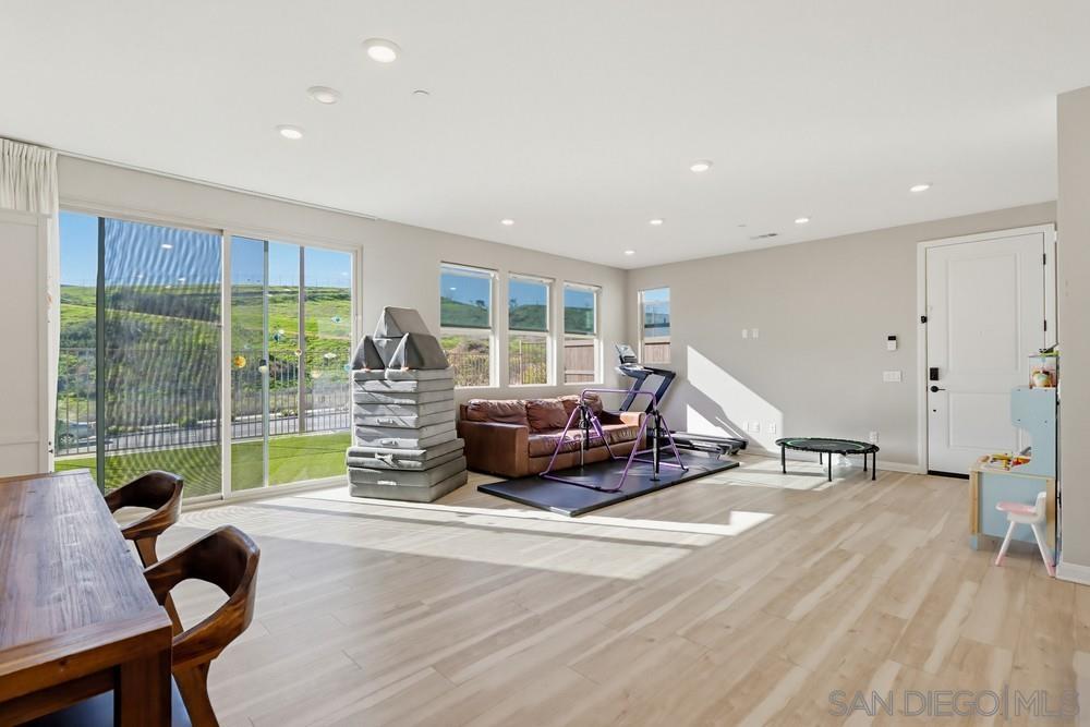 Detail Gallery Image 8 of 21 For 2080  Trevi Circle, Chula Vista,  CA 91913 - 4 Beds | 3 Baths