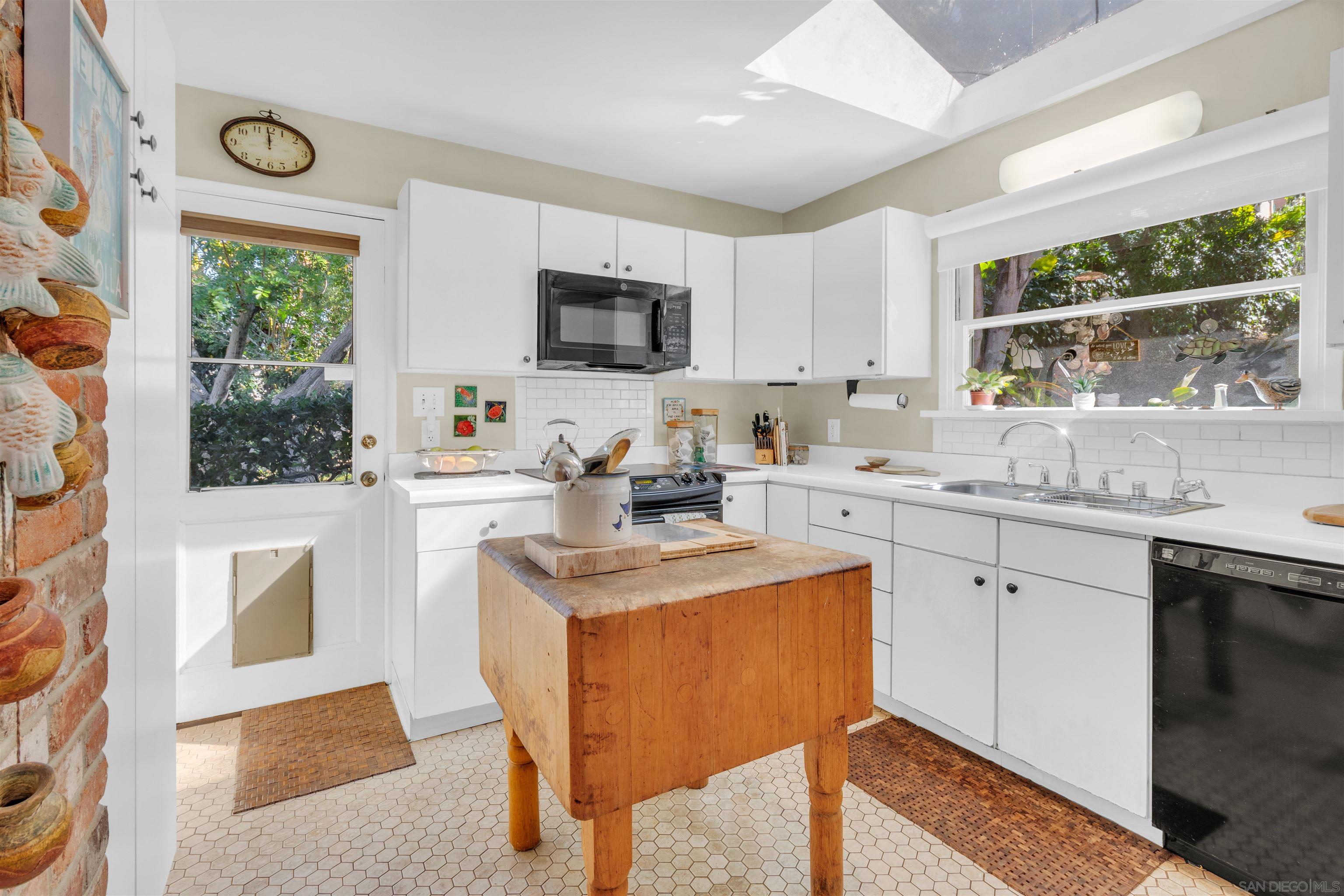 Detail Gallery Image 11 of 30 For 1617  Soledad Ave, La Jolla,  CA 92037 - 2 Beds | 2 Baths