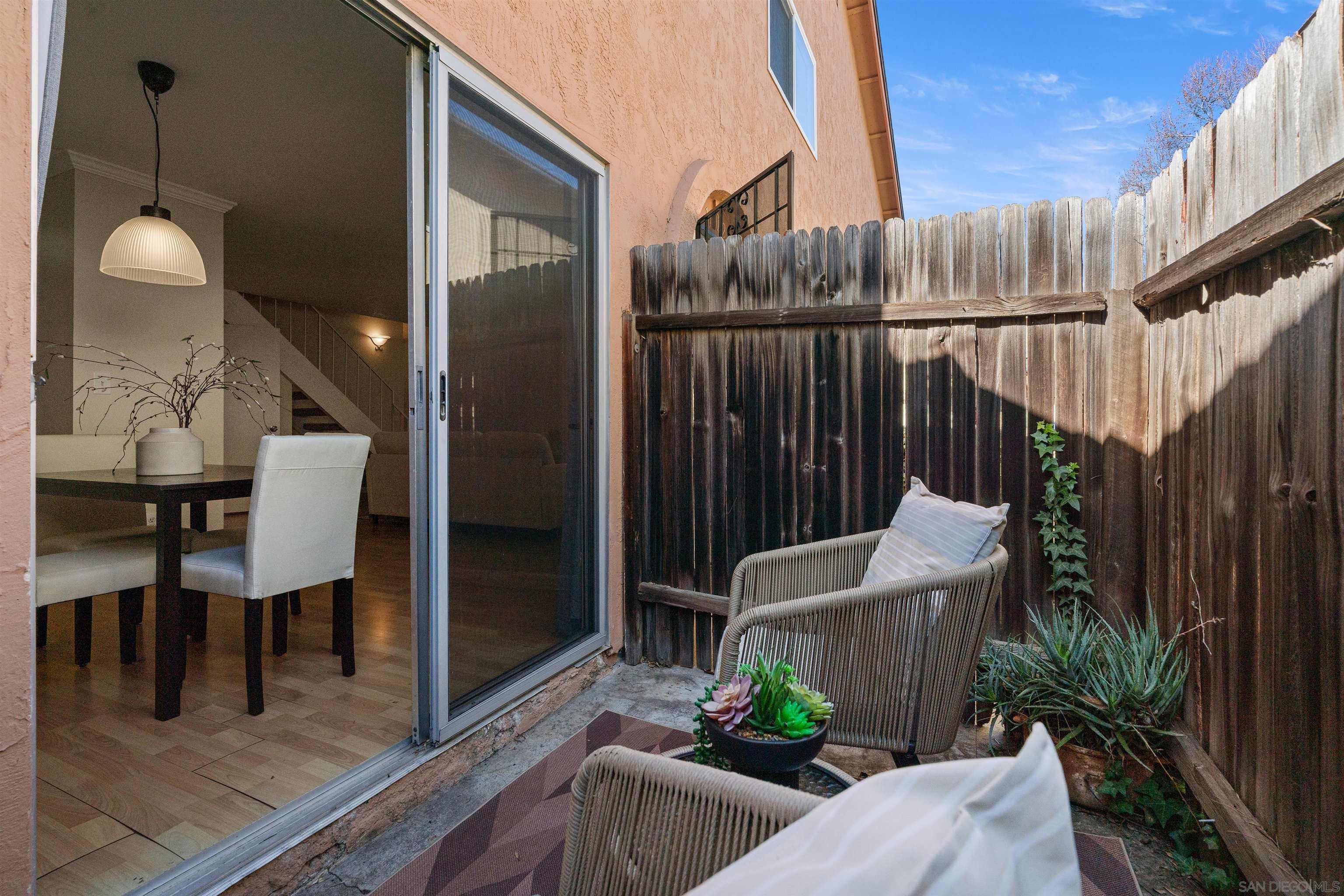 Detail Gallery Image 22 of 41 For 11052  via San Marco, San Diego,  CA 92129 - 2 Beds | 1/1 Baths