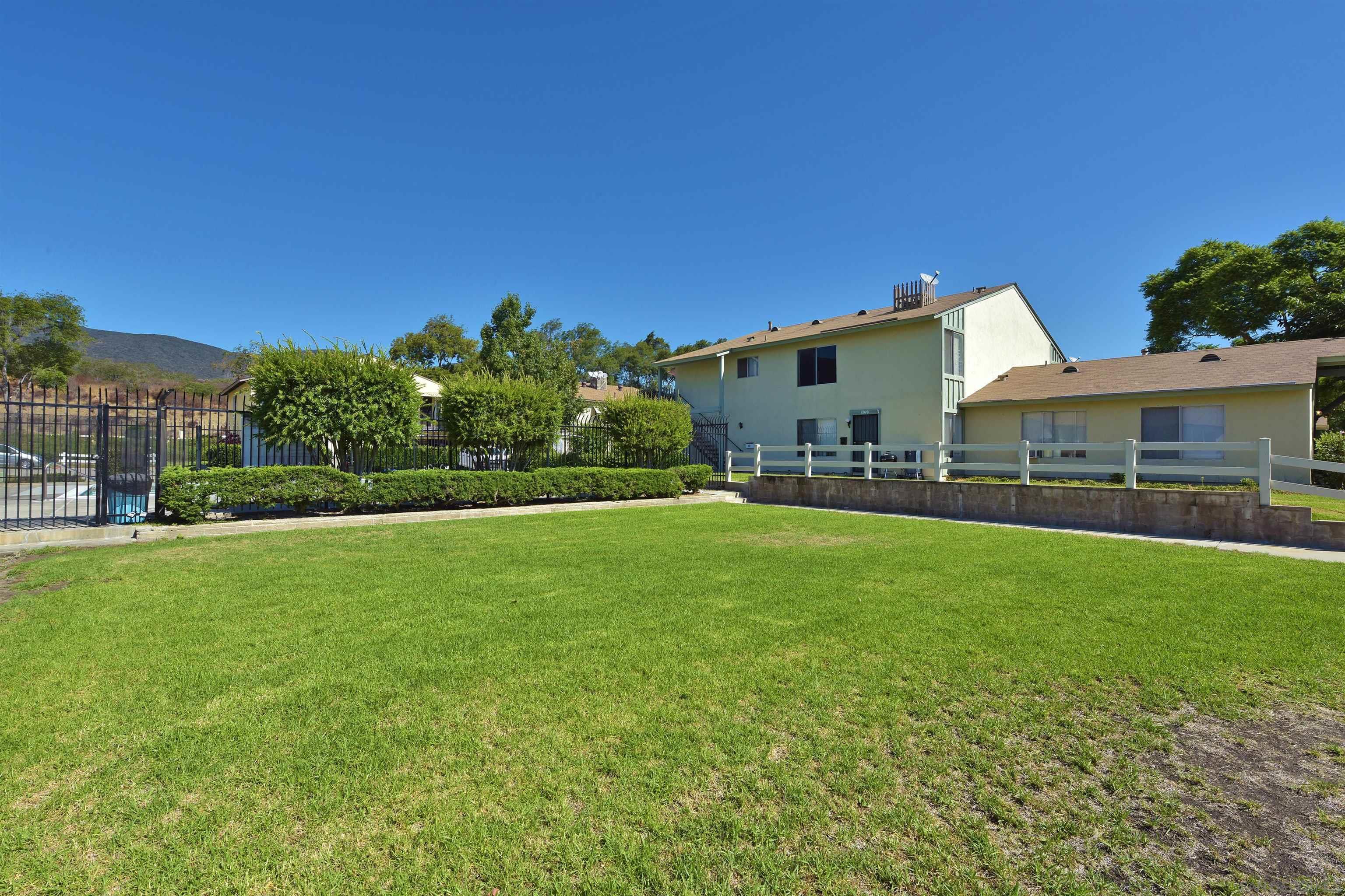 Detail Gallery Image 35 of 41 For 11052  via San Marco, San Diego,  CA 92129 - 2 Beds | 1/1 Baths