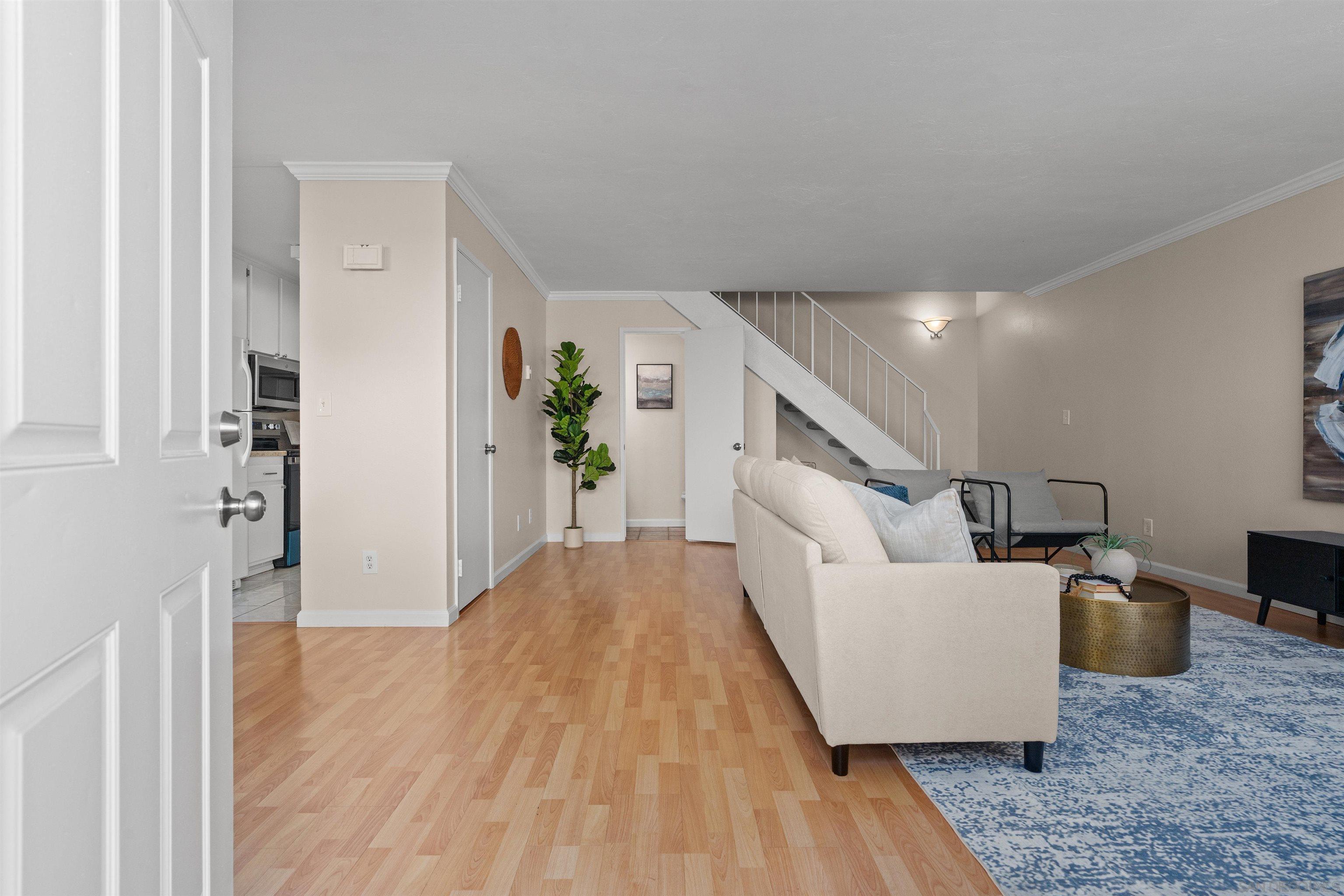 Detail Gallery Image 6 of 41 For 11052  via San Marco, San Diego,  CA 92129 - 2 Beds | 1/1 Baths