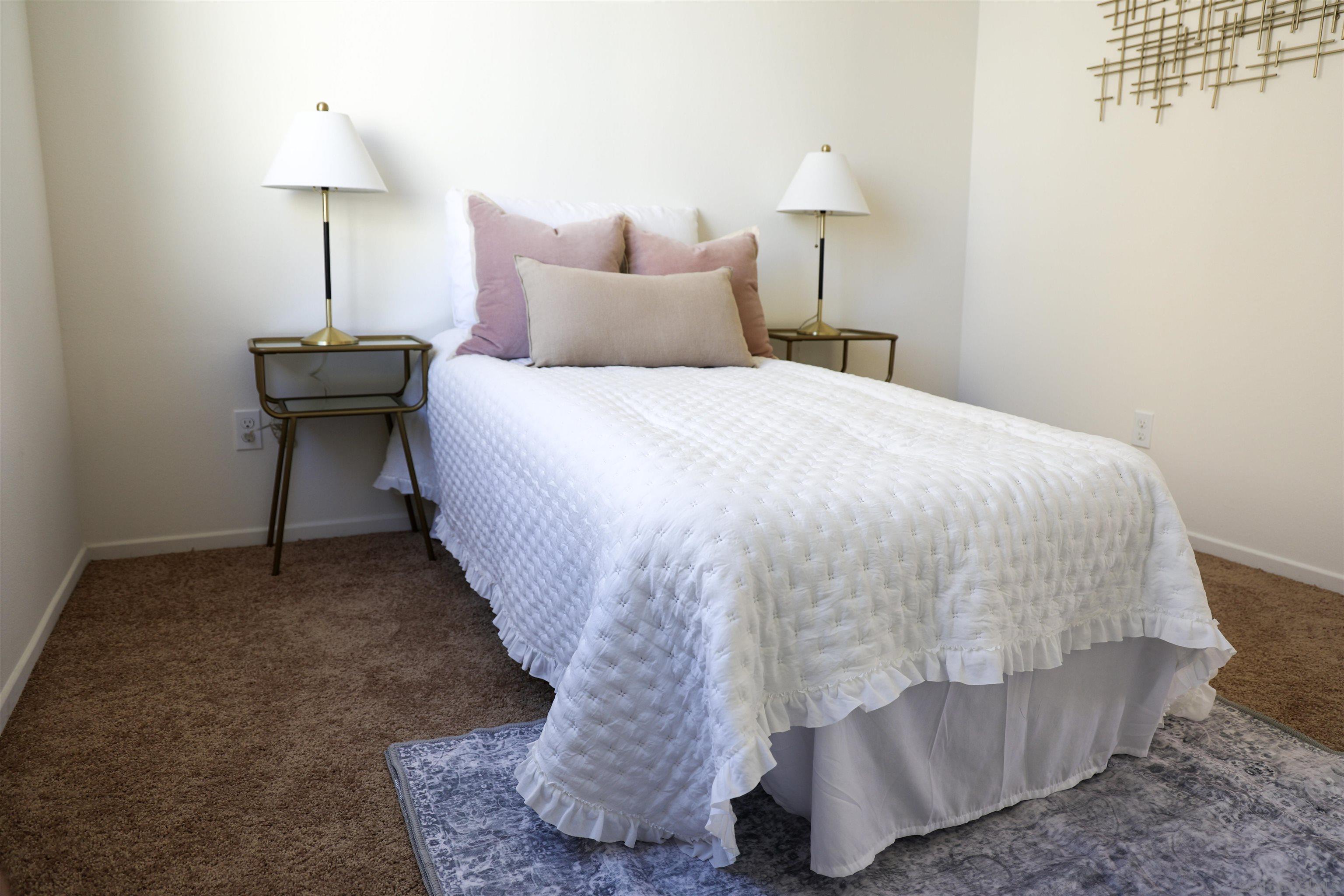 Detail Gallery Image 11 of 20 For 459  Creekside Circle, San Diego,  CA 92113 - 3 Beds | 3 Baths