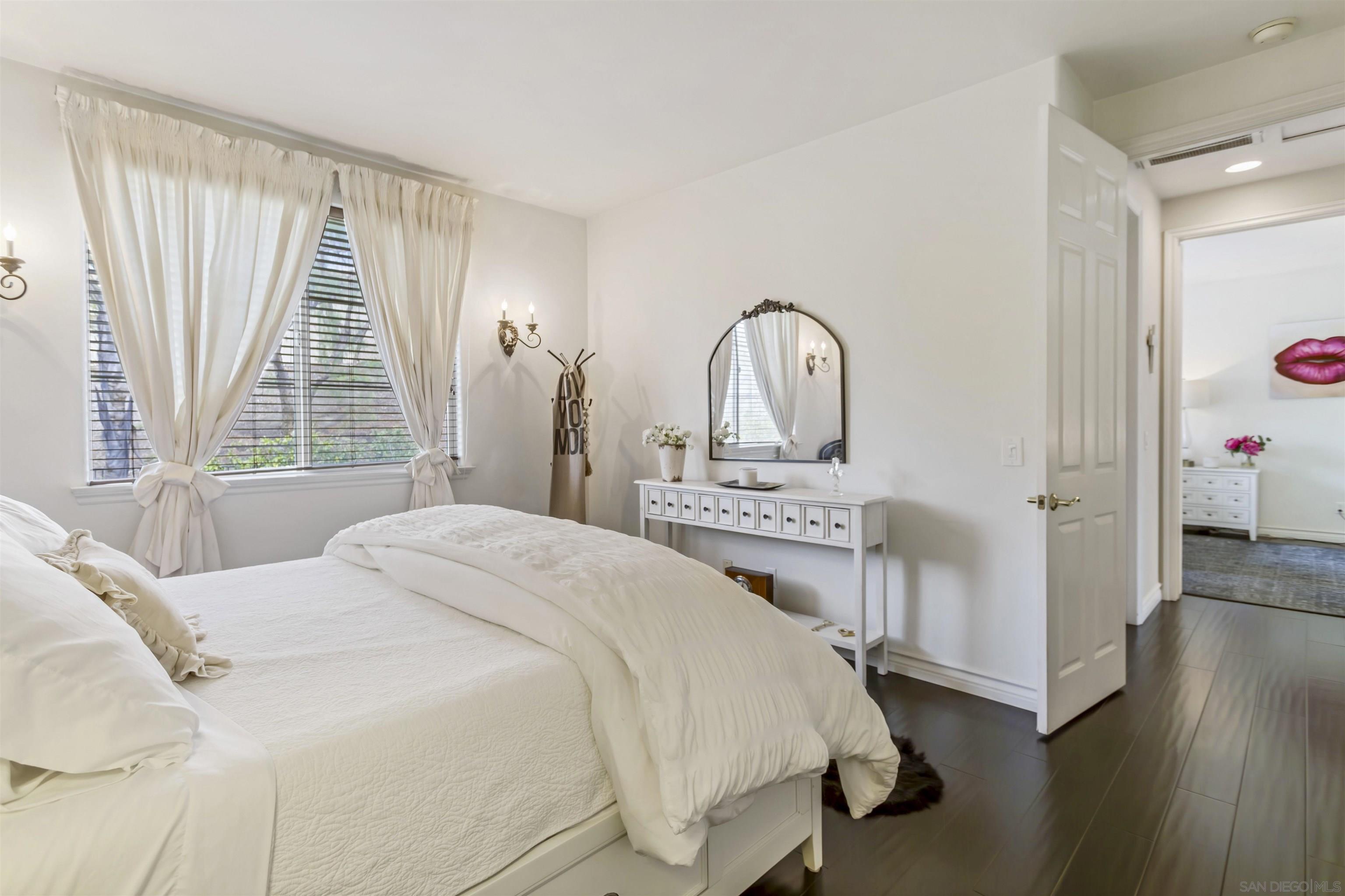 Detail Gallery Image 23 of 25 For 4229  via Mira Monte, Agoura Hills,  CA 91301 - 3 Beds | 2/1 Baths