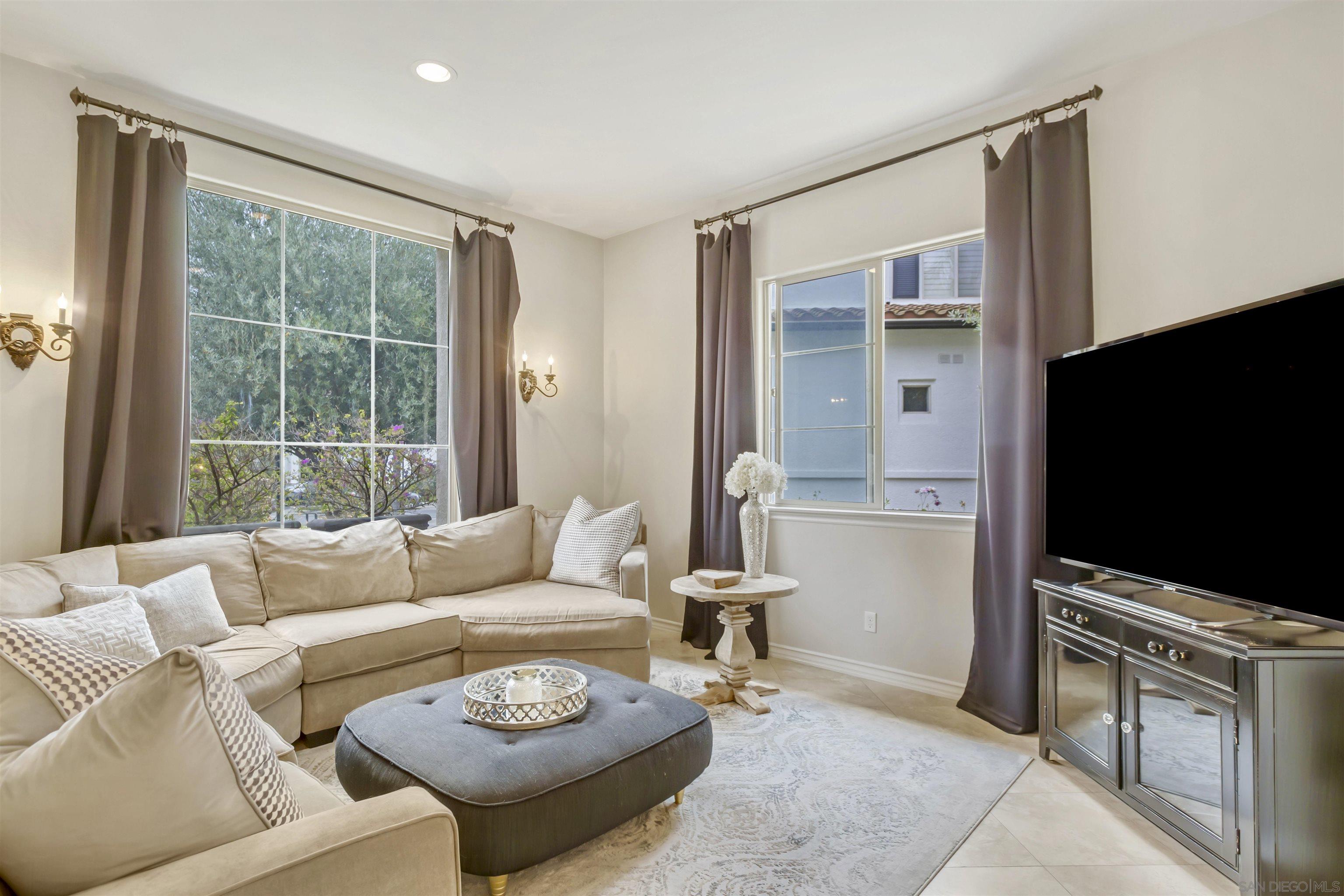 Detail Gallery Image 4 of 25 For 4229  via Mira Monte, Agoura Hills,  CA 91301 - 3 Beds | 2/1 Baths