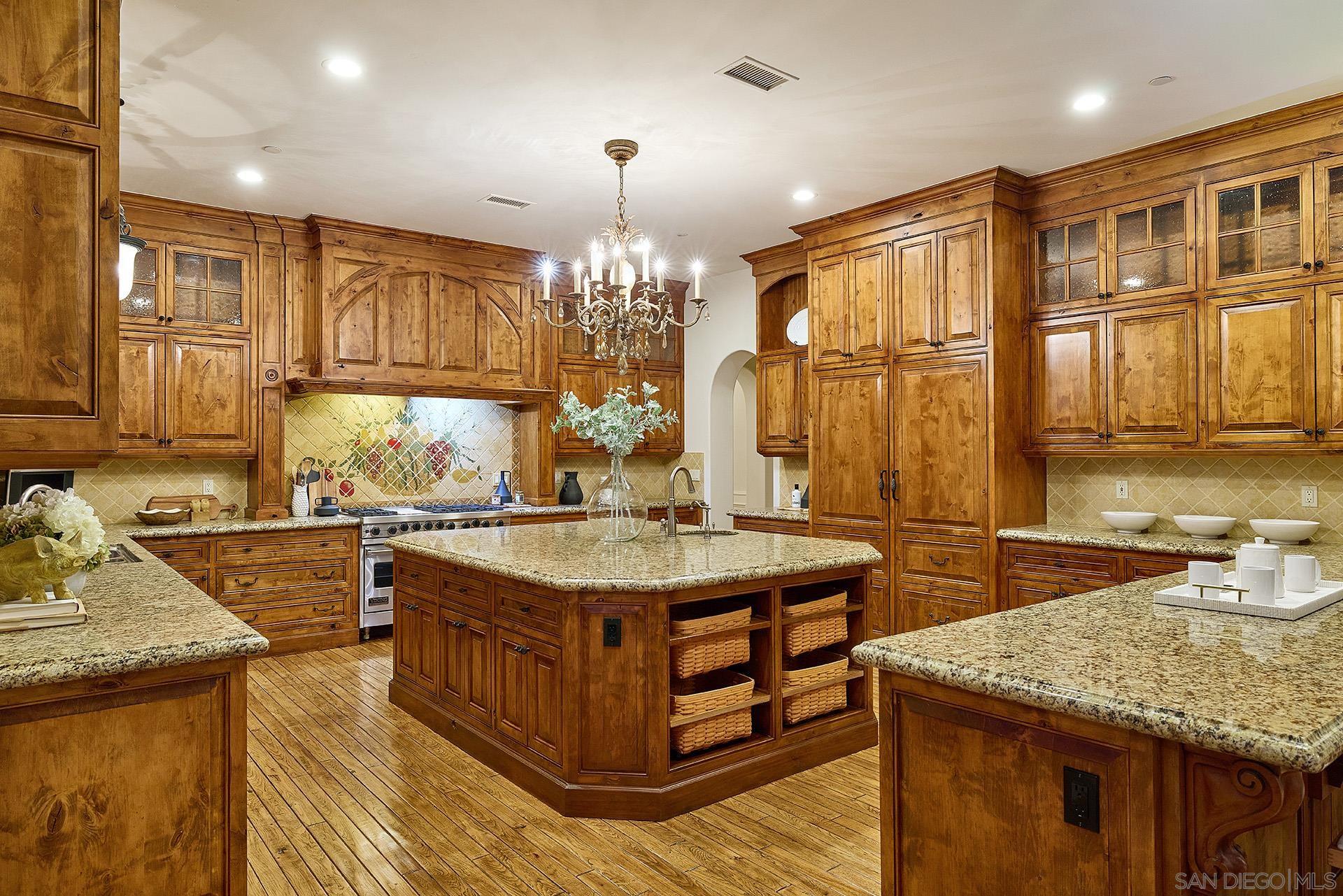 Detail Gallery Image 17 of 54 For 14155  Biscayne Pl, Poway,  CA 92064 - 7 Beds | 6/1 Baths