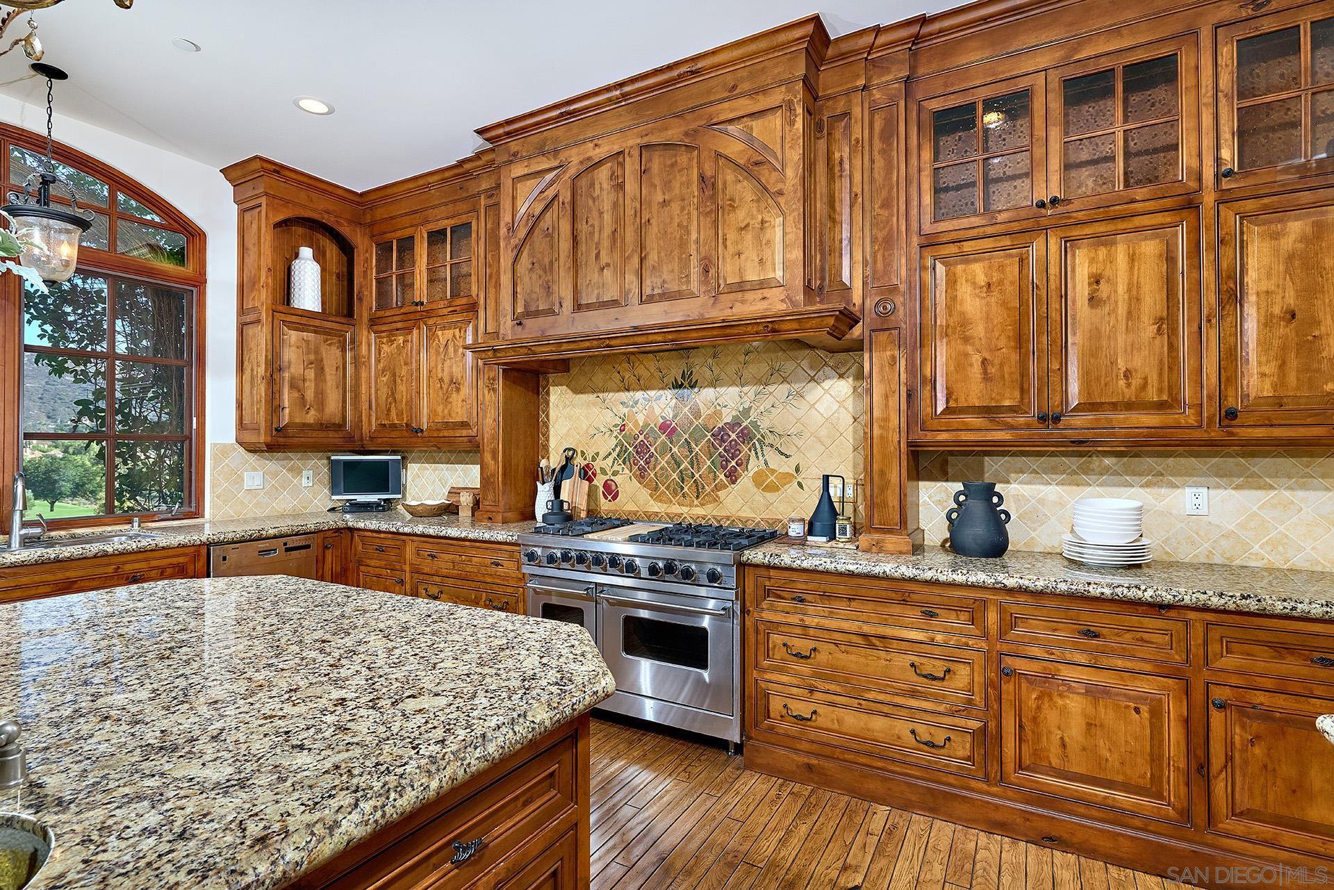 Detail Gallery Image 22 of 54 For 14155  Biscayne Pl, Poway,  CA 92064 - 7 Beds | 6/1 Baths