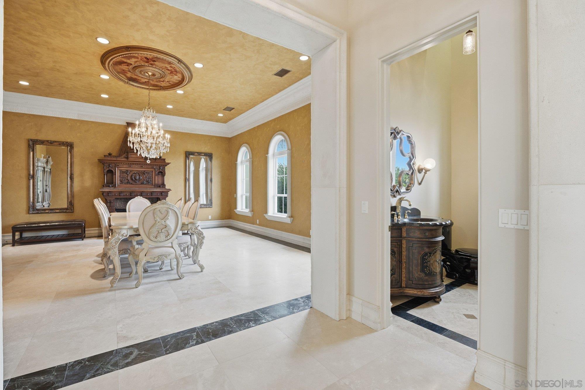 Detail Gallery Image 14 of 59 For 19319  Calle Juanito, Murrieta,  CA 92562 - 5 Beds | 5/3 Baths