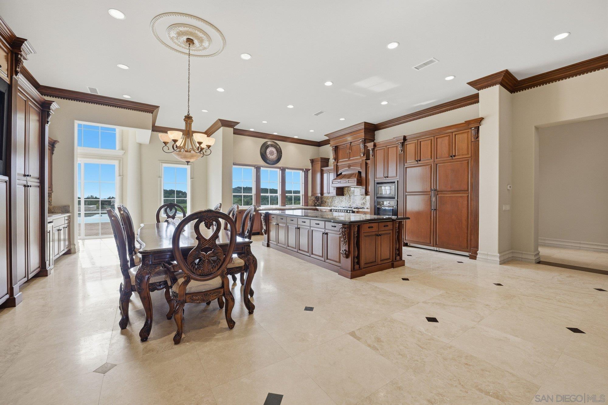 Detail Gallery Image 18 of 59 For 19319  Calle Juanito, Murrieta,  CA 92562 - 5 Beds | 5/3 Baths