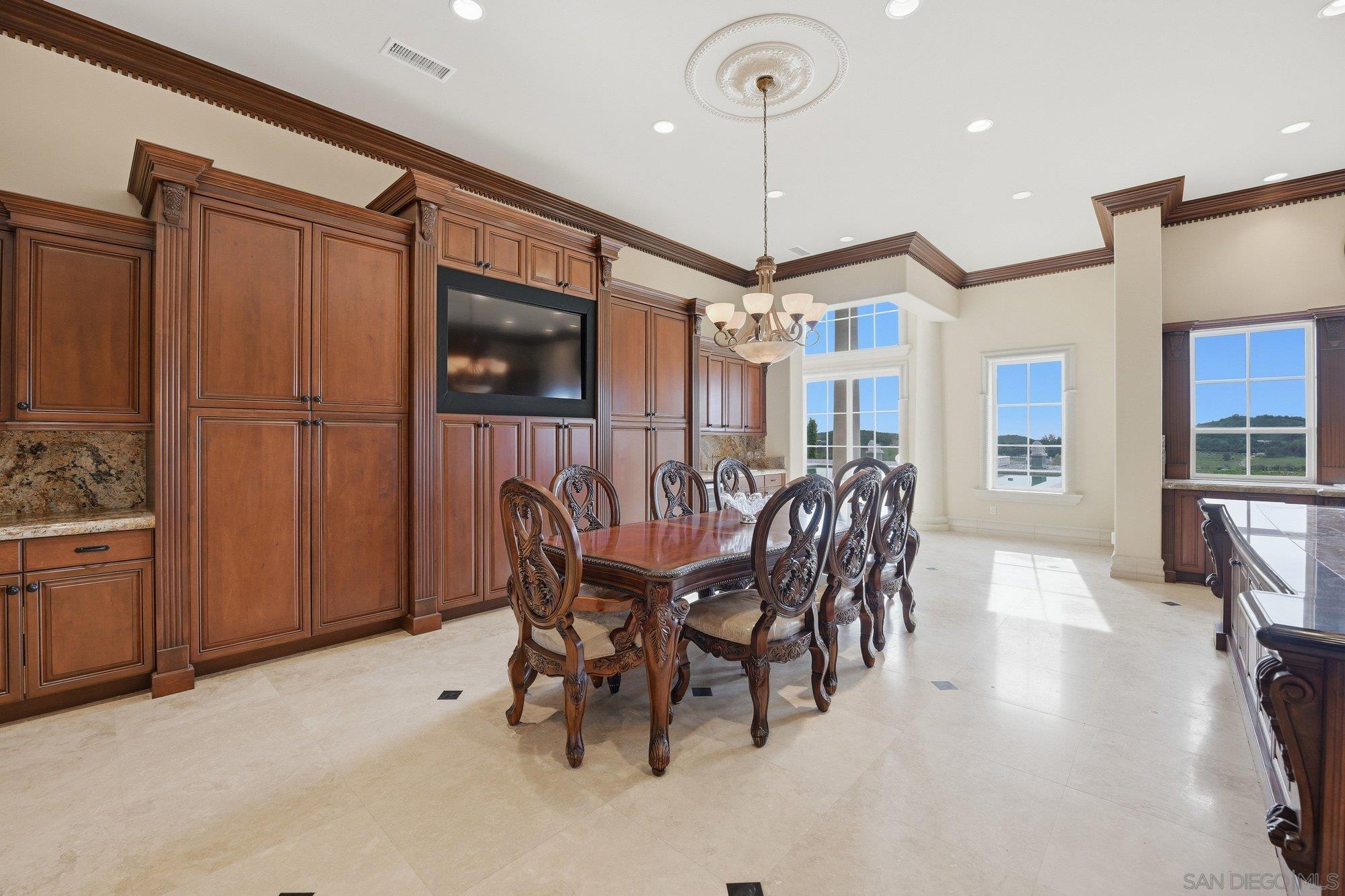 Detail Gallery Image 19 of 59 For 19319  Calle Juanito, Murrieta,  CA 92562 - 5 Beds | 5/3 Baths