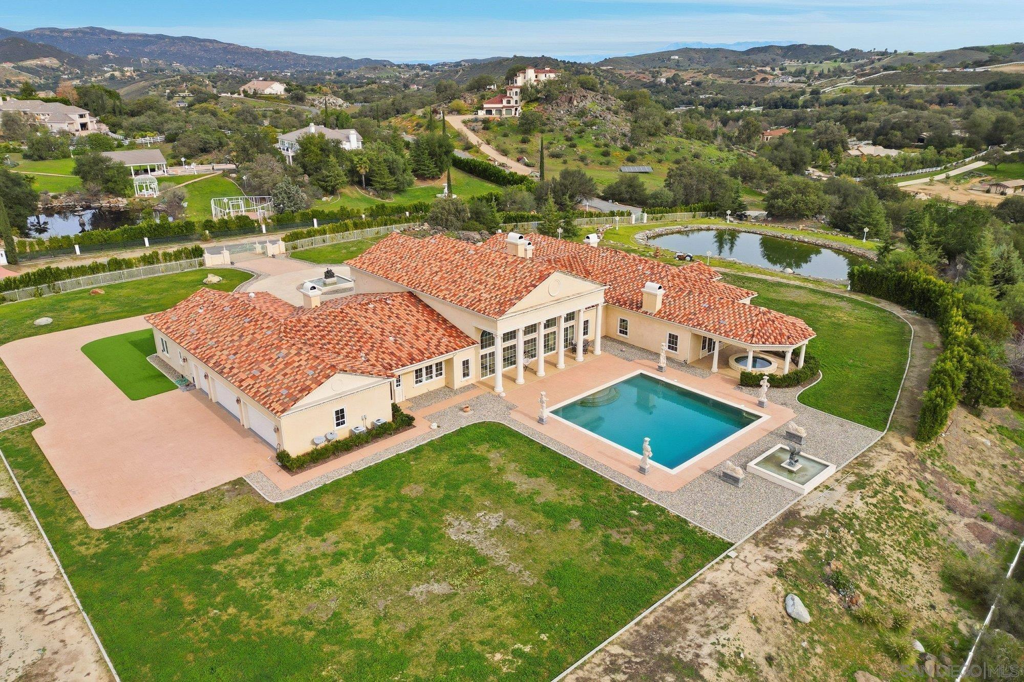 Detail Gallery Image 45 of 59 For 19319  Calle Juanito, Murrieta,  CA 92562 - 5 Beds | 5/3 Baths
