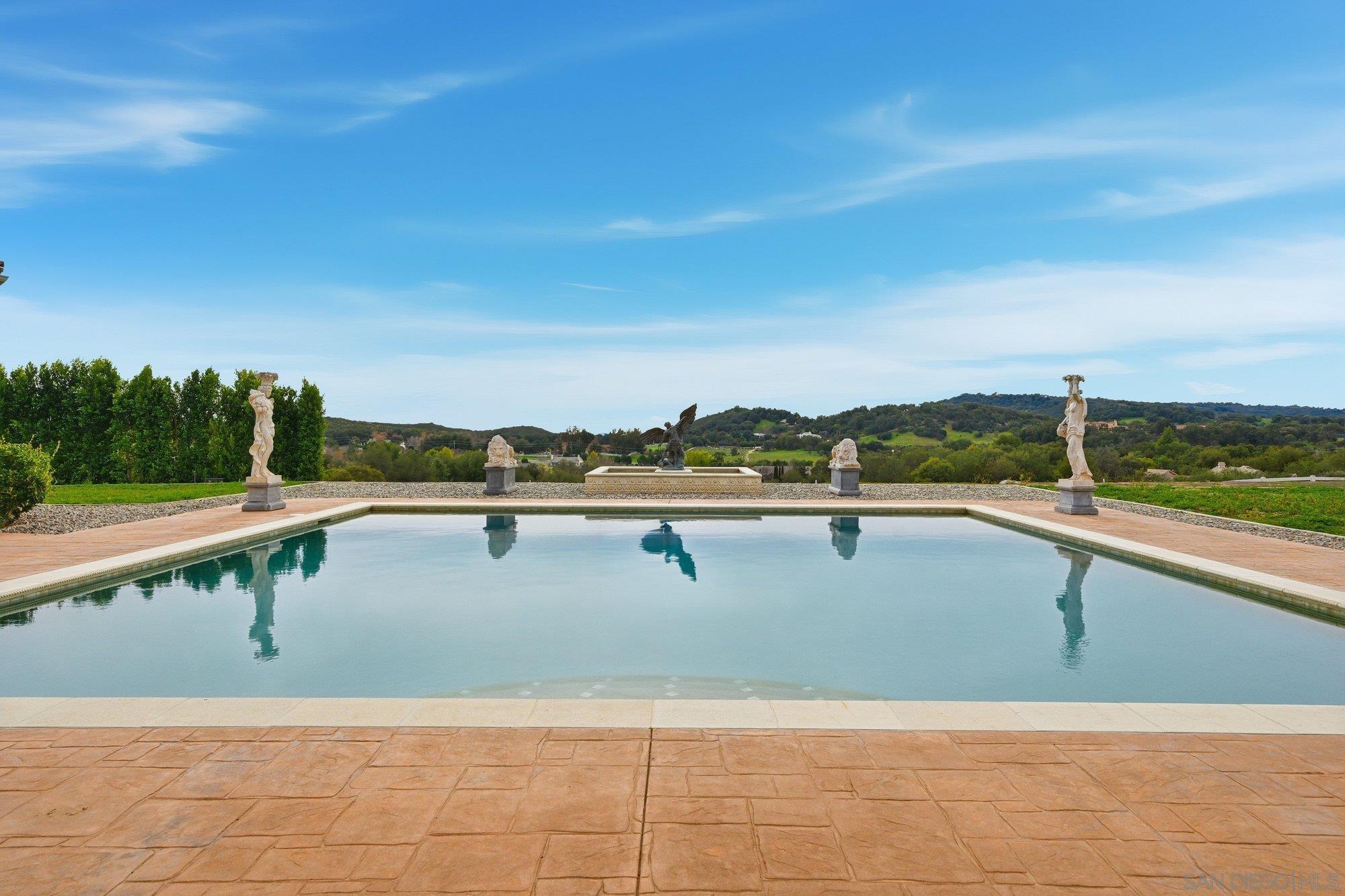 Detail Gallery Image 50 of 59 For 19319  Calle Juanito, Murrieta,  CA 92562 - 5 Beds | 5/3 Baths