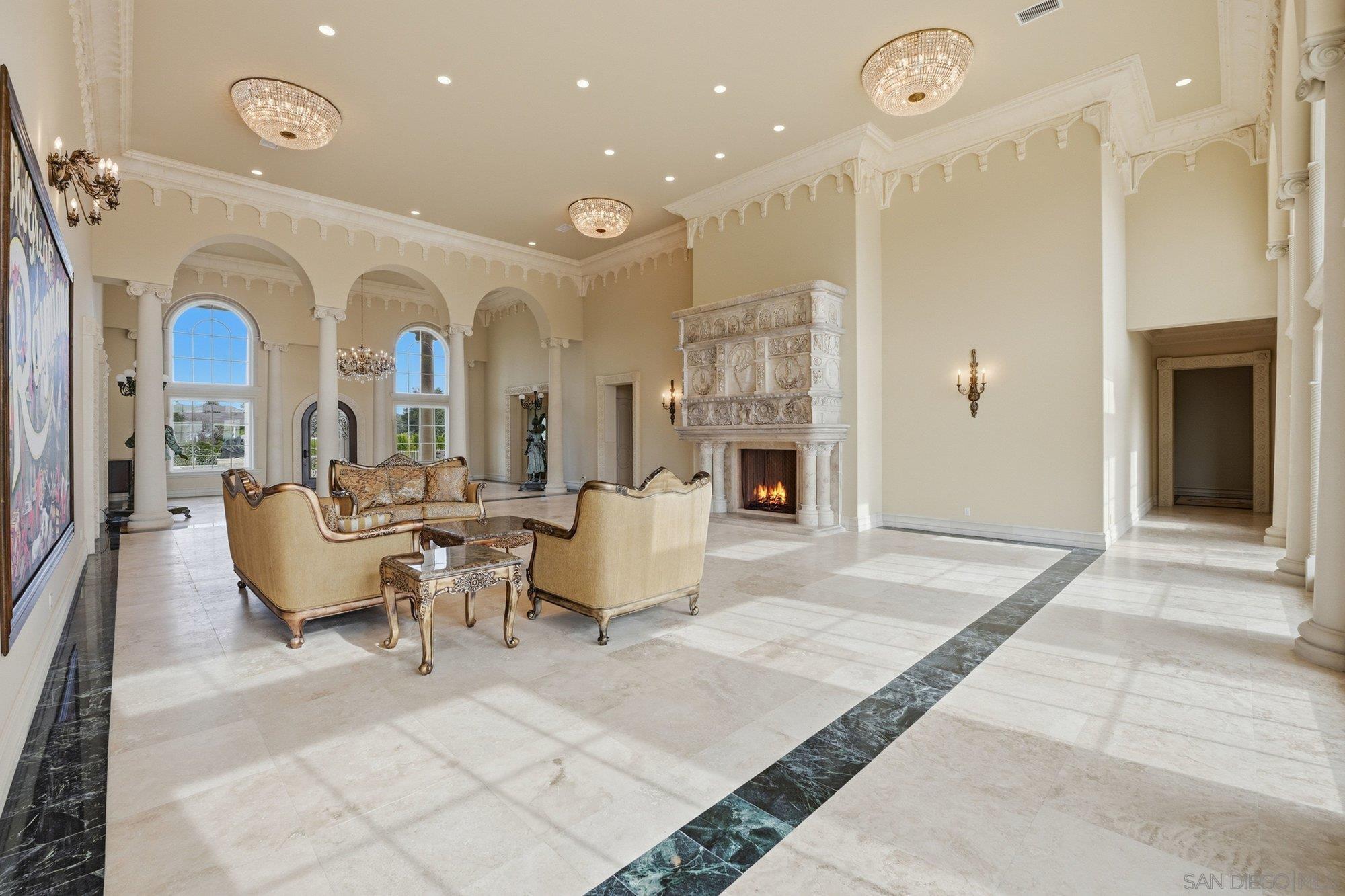 Detail Gallery Image 7 of 59 For 19319  Calle Juanito, Murrieta,  CA 92562 - 5 Beds | 5/3 Baths