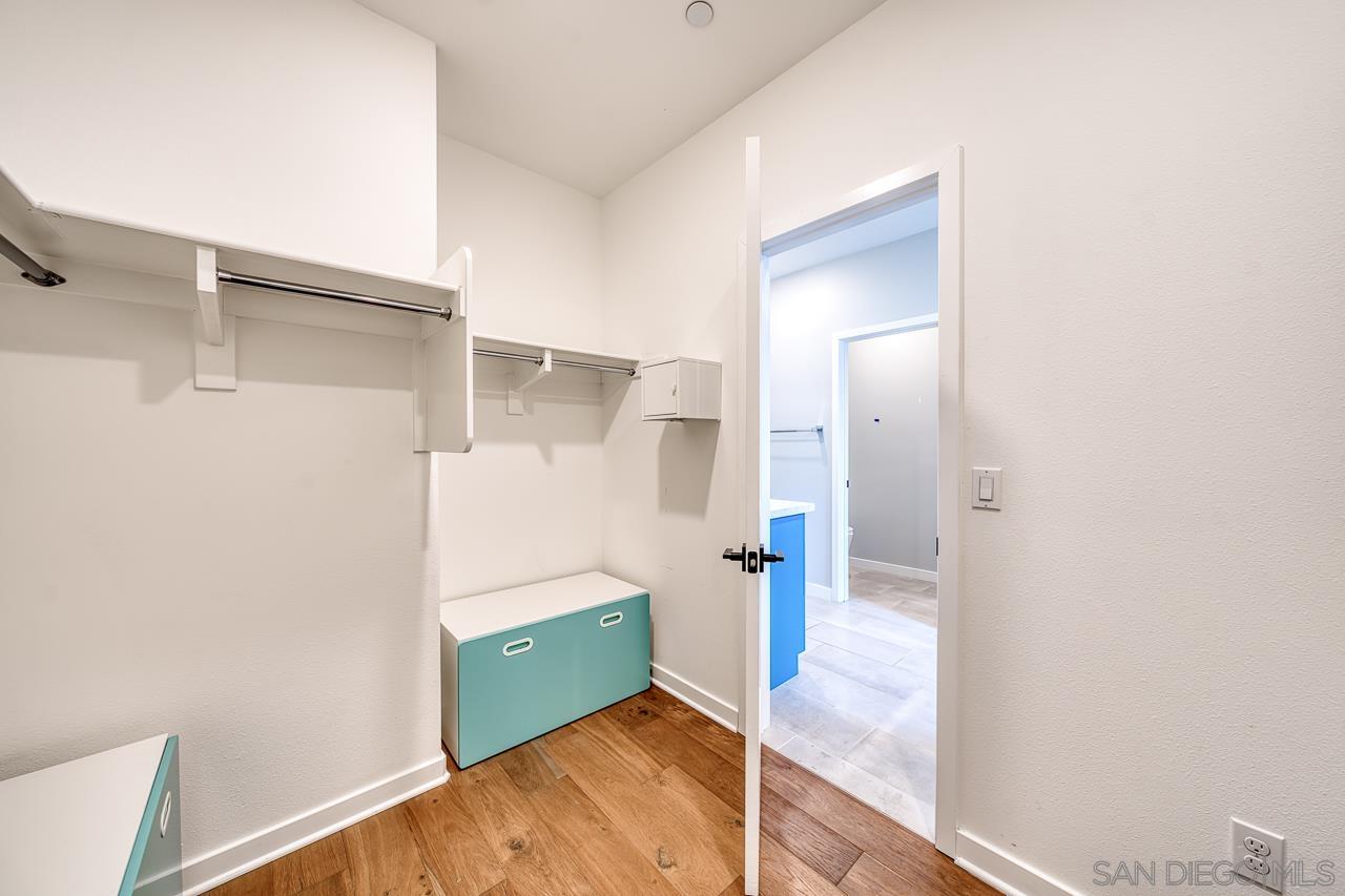 Detail Gallery Image 27 of 69 For 2776  via Alta Pl, San Diego,  CA 92108 - 3 Beds | 3 Baths