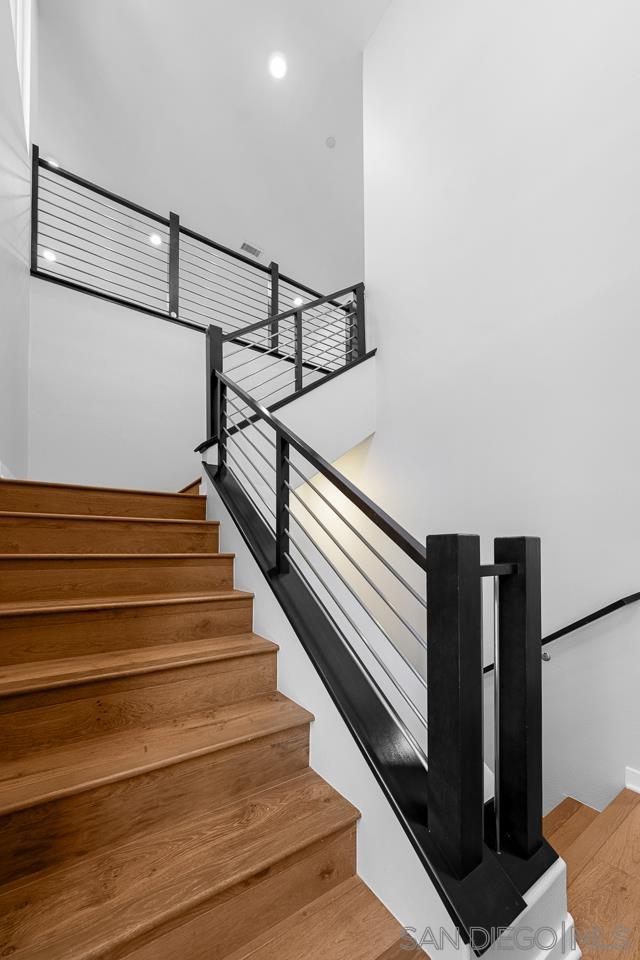 Detail Gallery Image 35 of 71 For 2776  via Alta Pl, San Diego,  CA 92108 - 3 Beds | 3 Baths