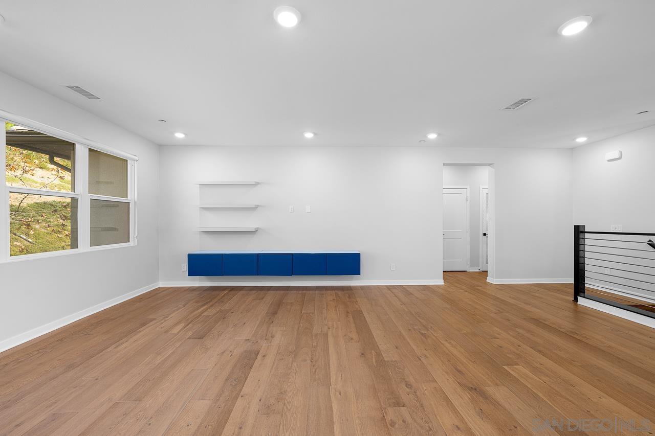 Detail Gallery Image 9 of 69 For 2776  via Alta Pl, San Diego,  CA 92108 - 3 Beds | 3 Baths