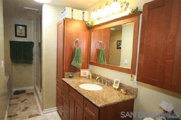 Detail Gallery Image 12 of 15 For 804 W 7th Avenue, Escondido,  CA 92025 - 4 Beds | 2/1 Baths