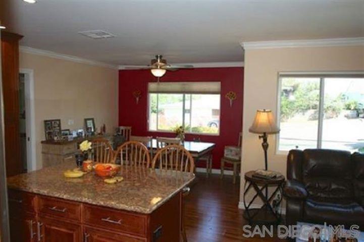 Detail Gallery Image 5 of 15 For 804 W 7th Avenue, Escondido,  CA 92025 - 4 Beds | 2/1 Baths