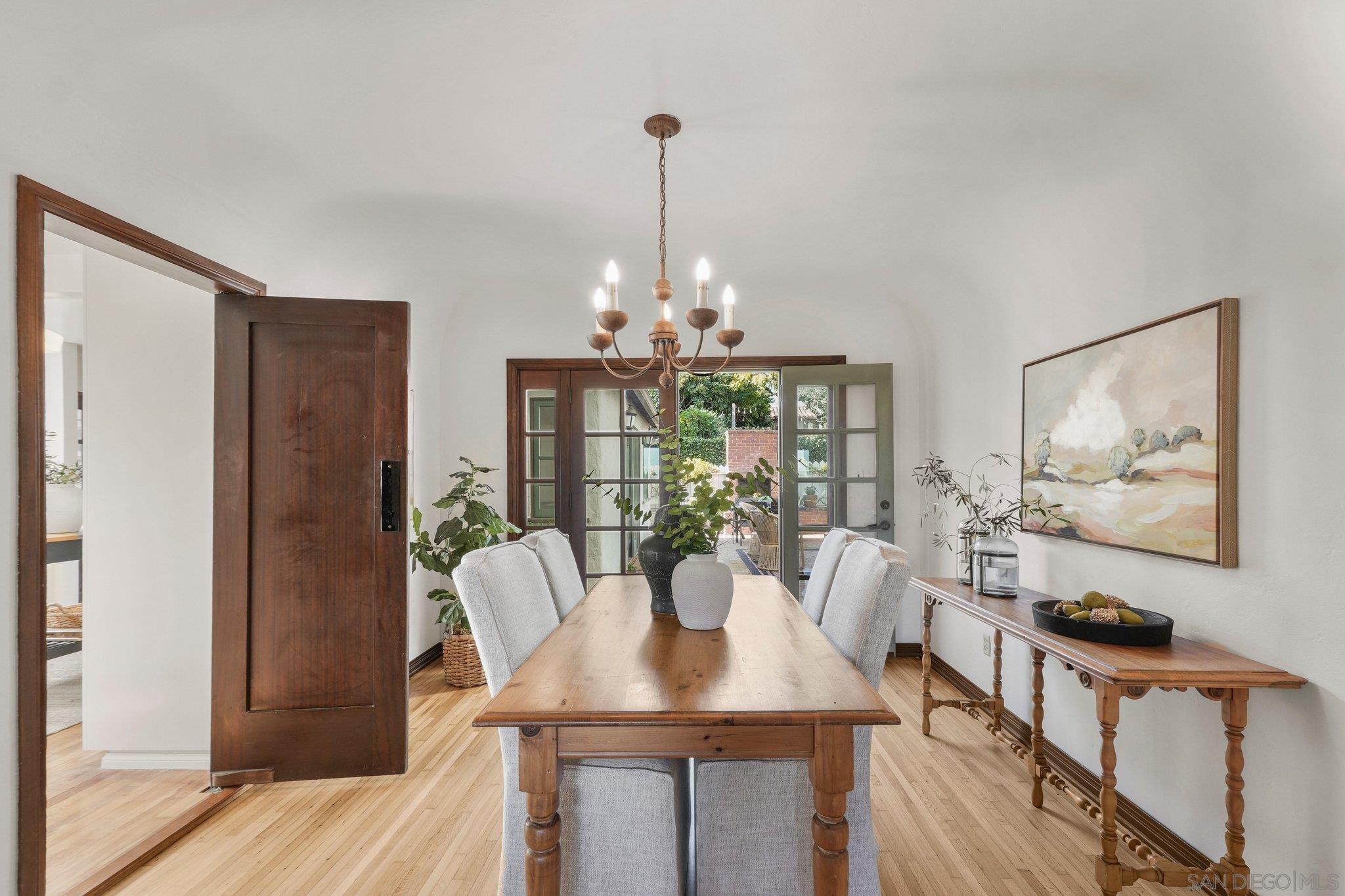 Detail Gallery Image 11 of 50 For 3638  Plumosa Drive, San Diego,  CA 92106 - 5 Beds | 2 Baths