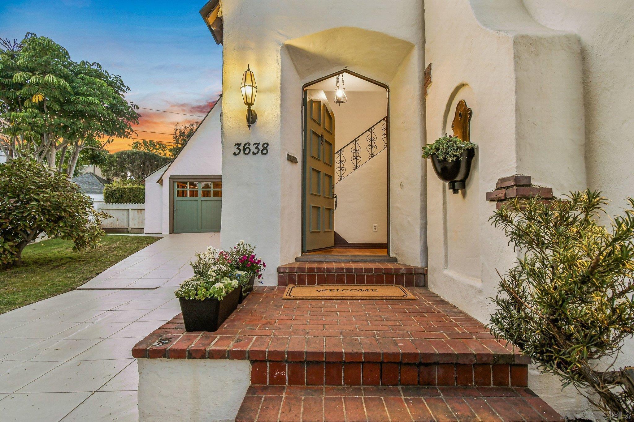 Detail Gallery Image 3 of 50 For 3638  Plumosa Drive, San Diego,  CA 92106 - 5 Beds | 2 Baths