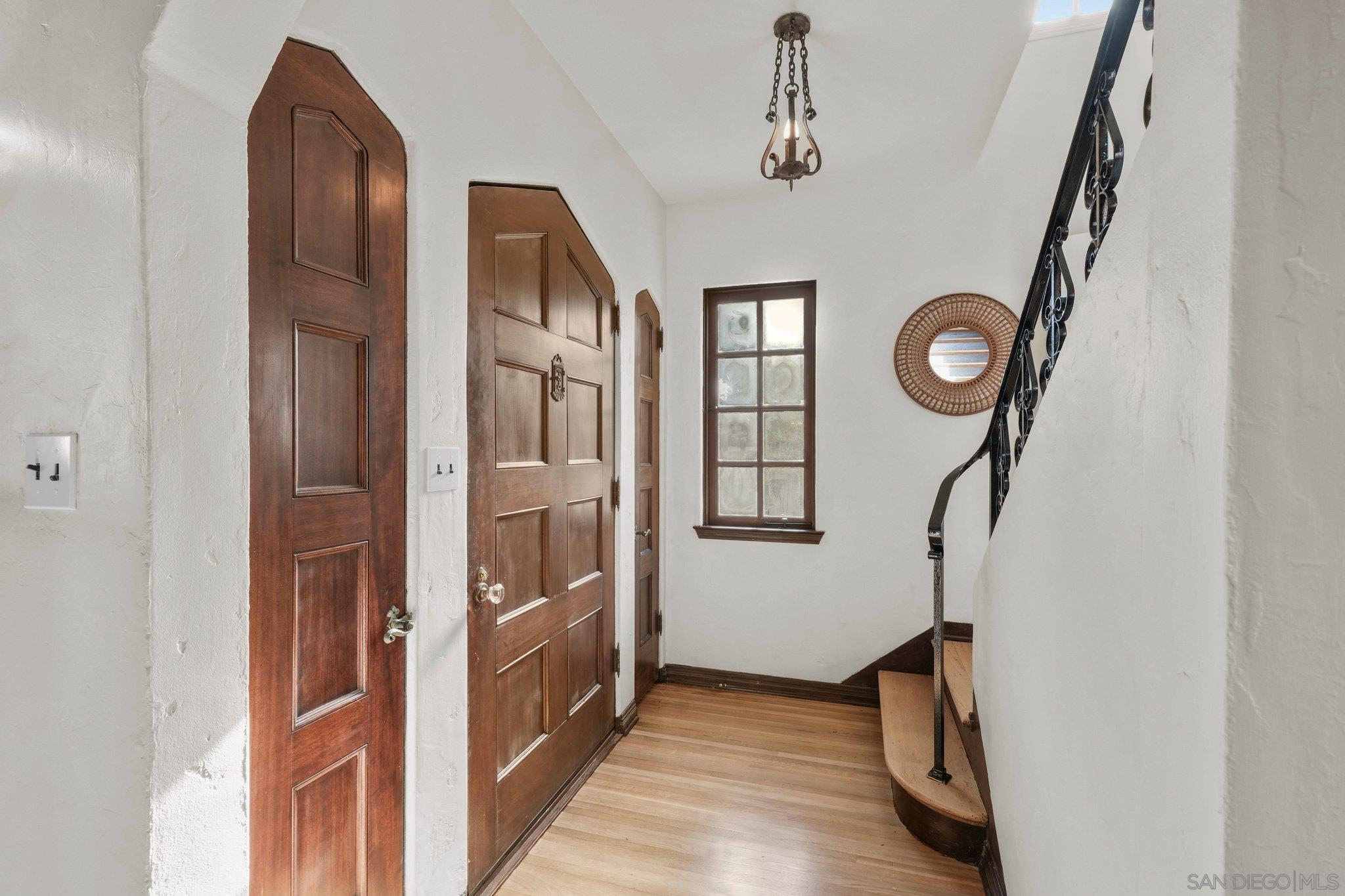 Detail Gallery Image 4 of 50 For 3638  Plumosa Drive, San Diego,  CA 92106 - 5 Beds | 2 Baths