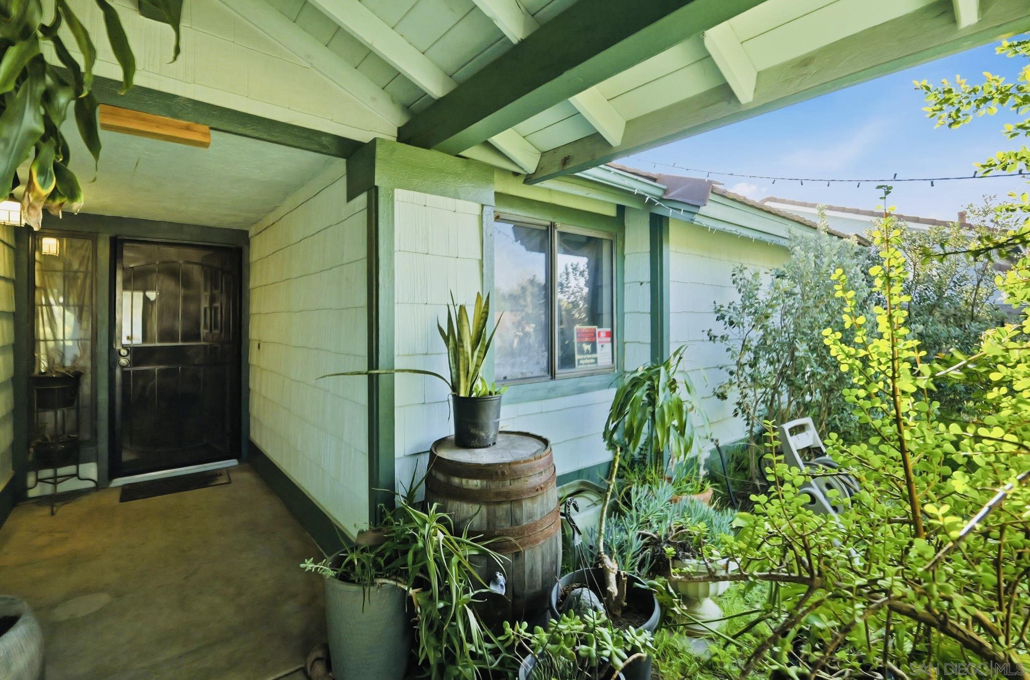 Detail Gallery Image 2 of 27 For 41614  Zinfandel Ave, Temecula,  CA 92591 - 3 Beds | 2 Baths